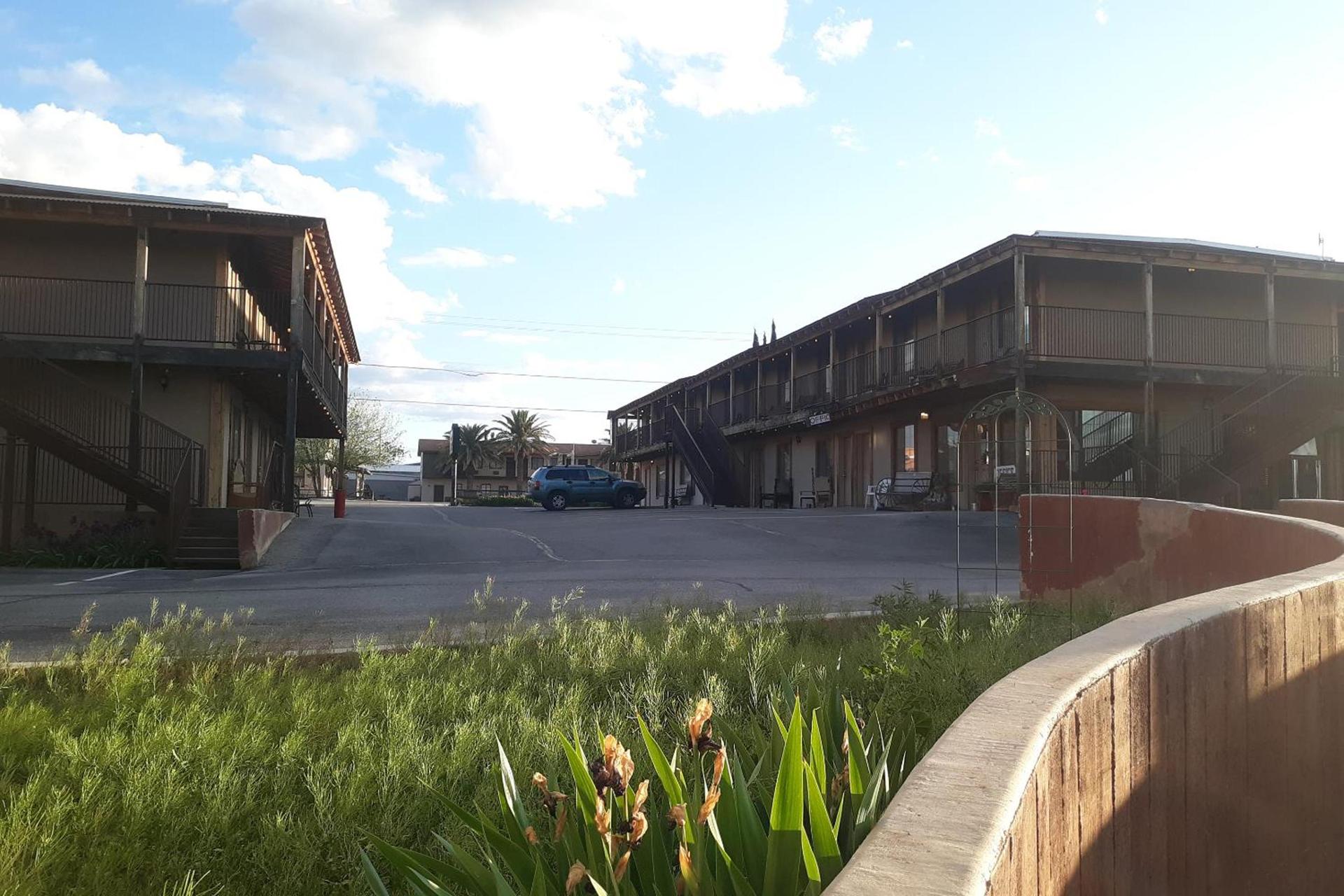 Tombstone Motel photo 7
