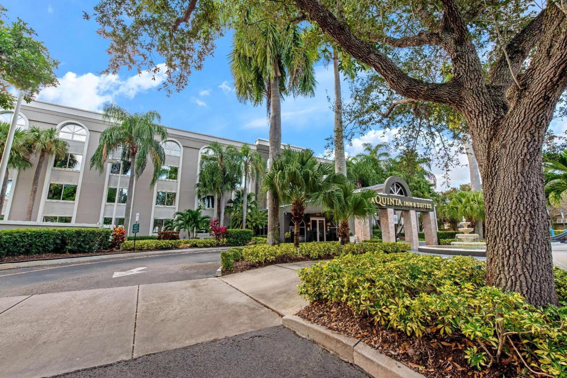 La Quinta by Wyndham Coral Springs South photo 31