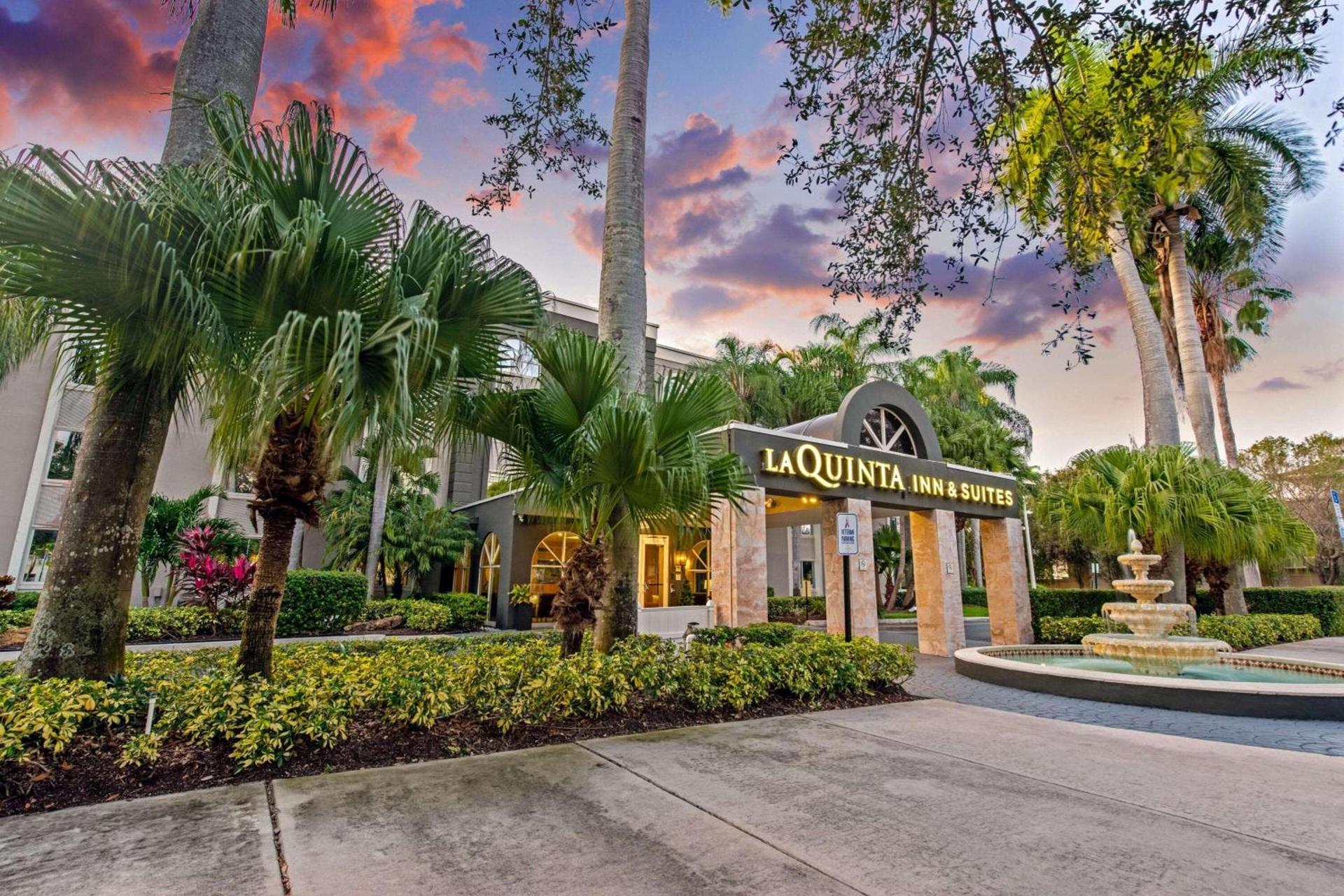 La Quinta by Wyndham Coral Springs South photo 32