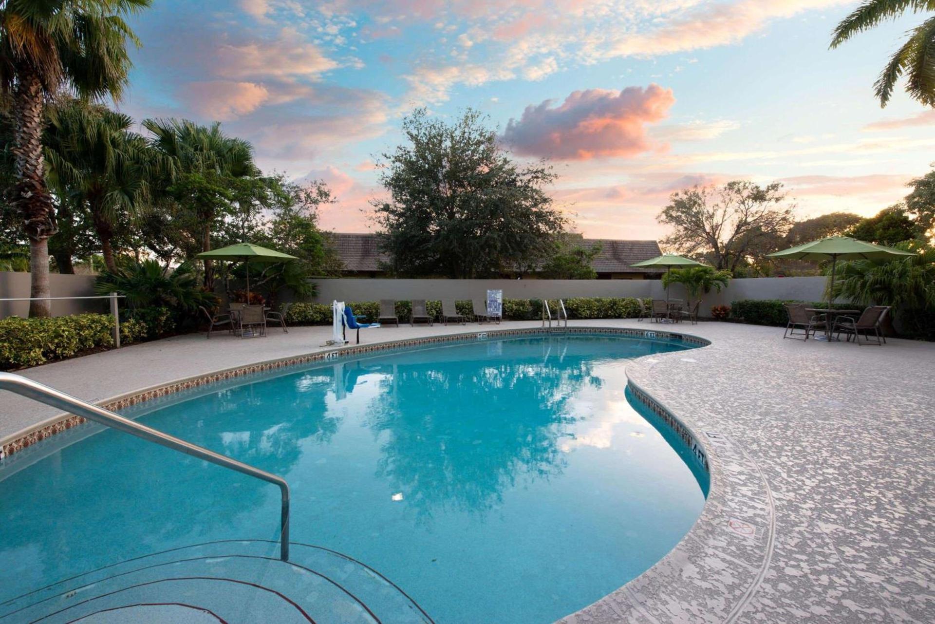 La Quinta by Wyndham Coral Springs South photo 34