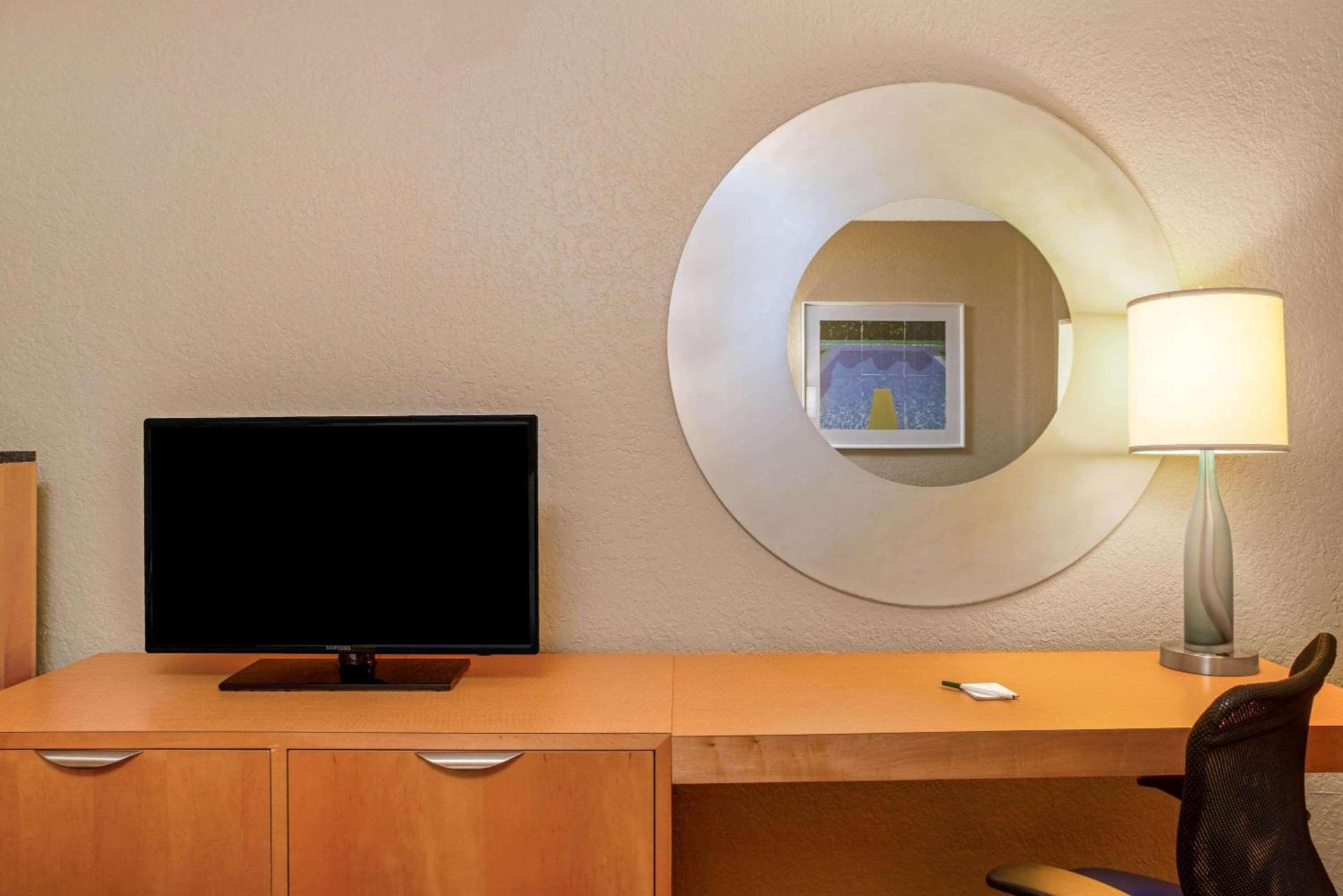 La Quinta by Wyndham Coral Springs South photo 17