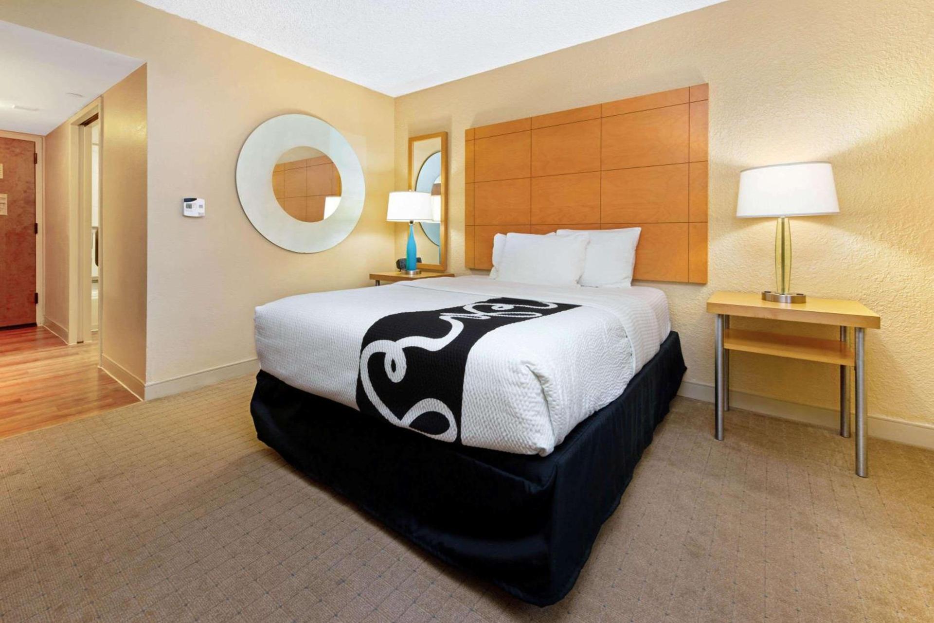 La Quinta by Wyndham Coral Springs South photo 29