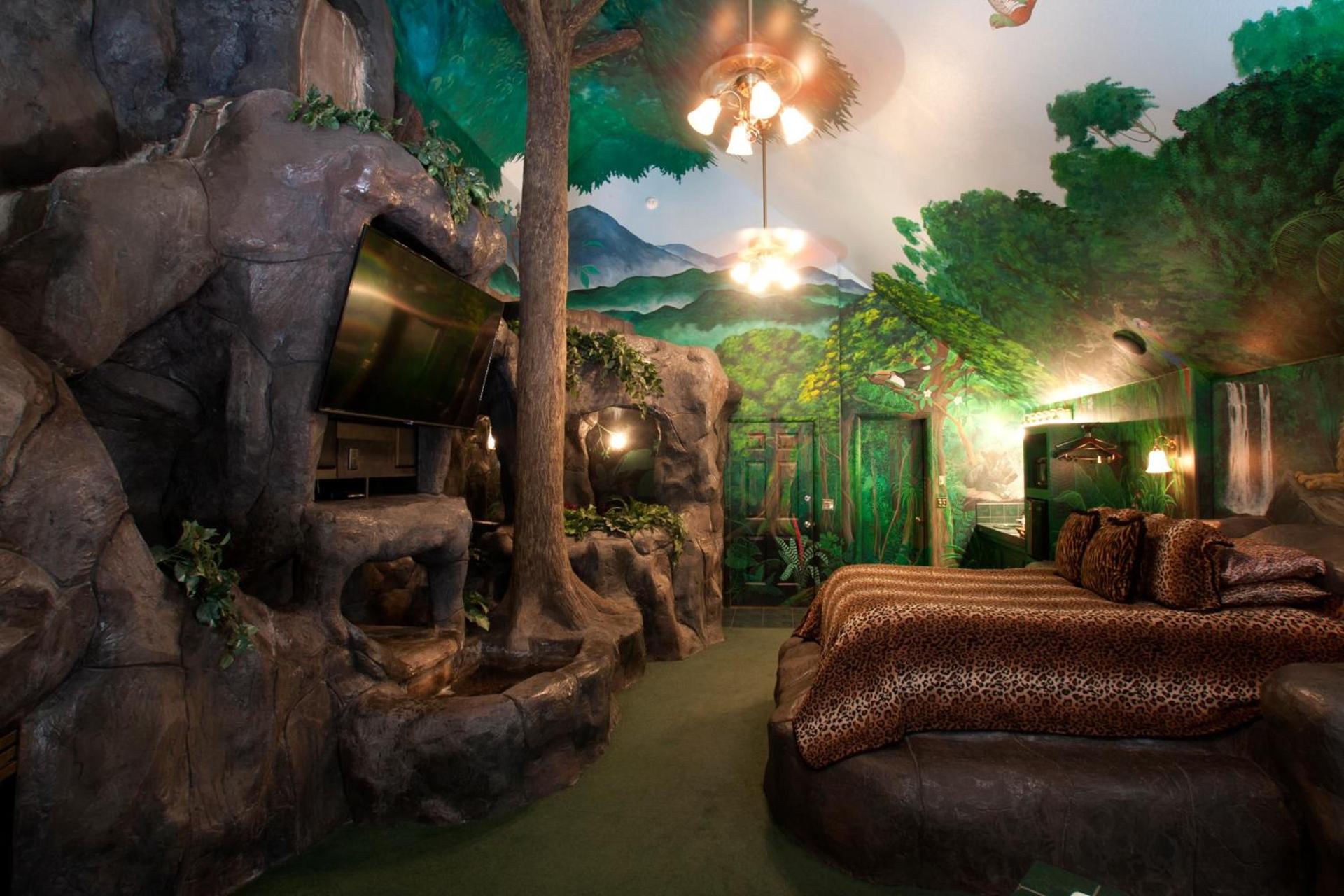 Black Swan Inn Luxurious Theme Rooms photo 20
