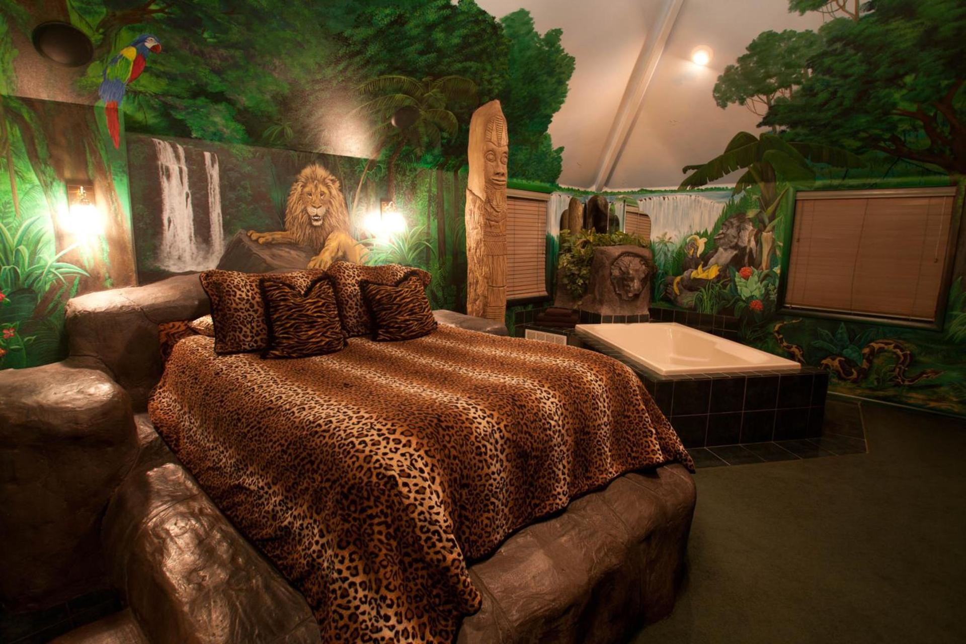 Black Swan Inn Luxurious Theme Rooms photo 52