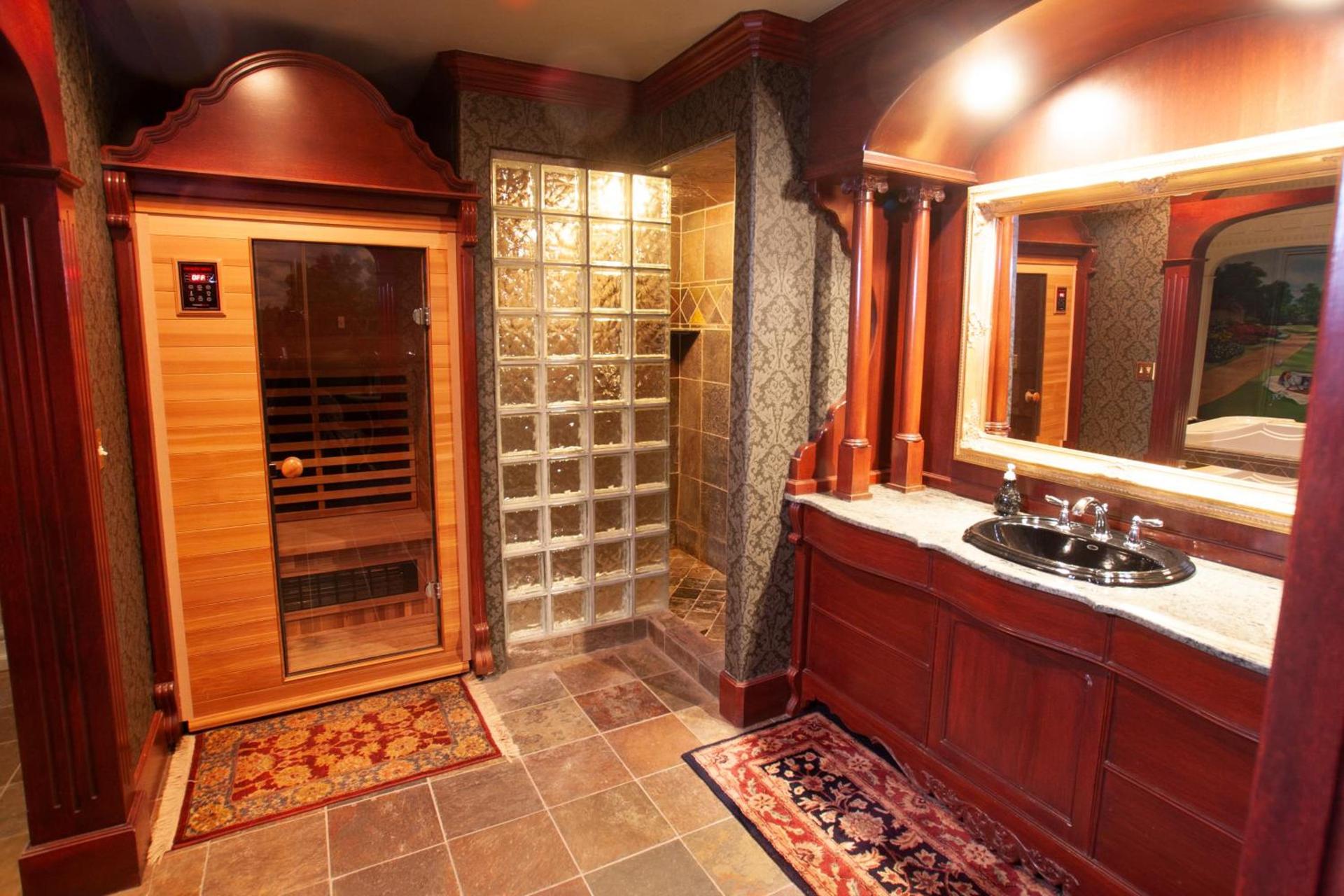 Black Swan Inn Luxurious Theme Rooms photo 41