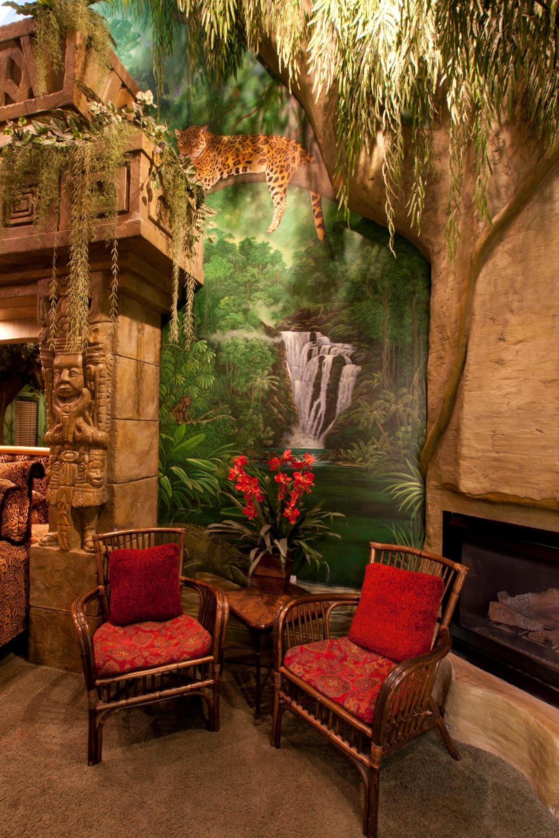 Black Swan Inn Luxurious Theme Rooms photo 33