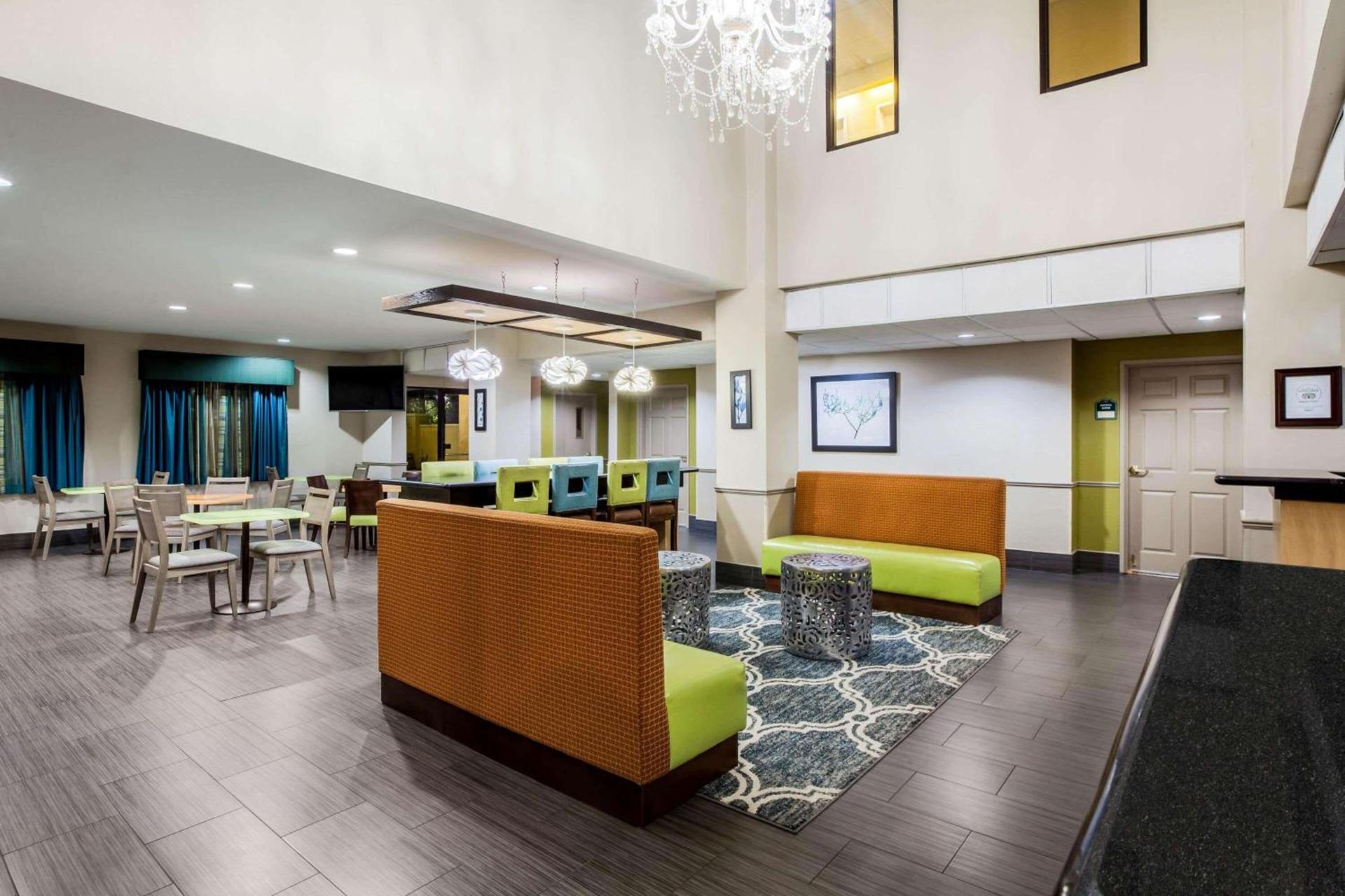 La Quinta by Wyndham Pasadena photo 7