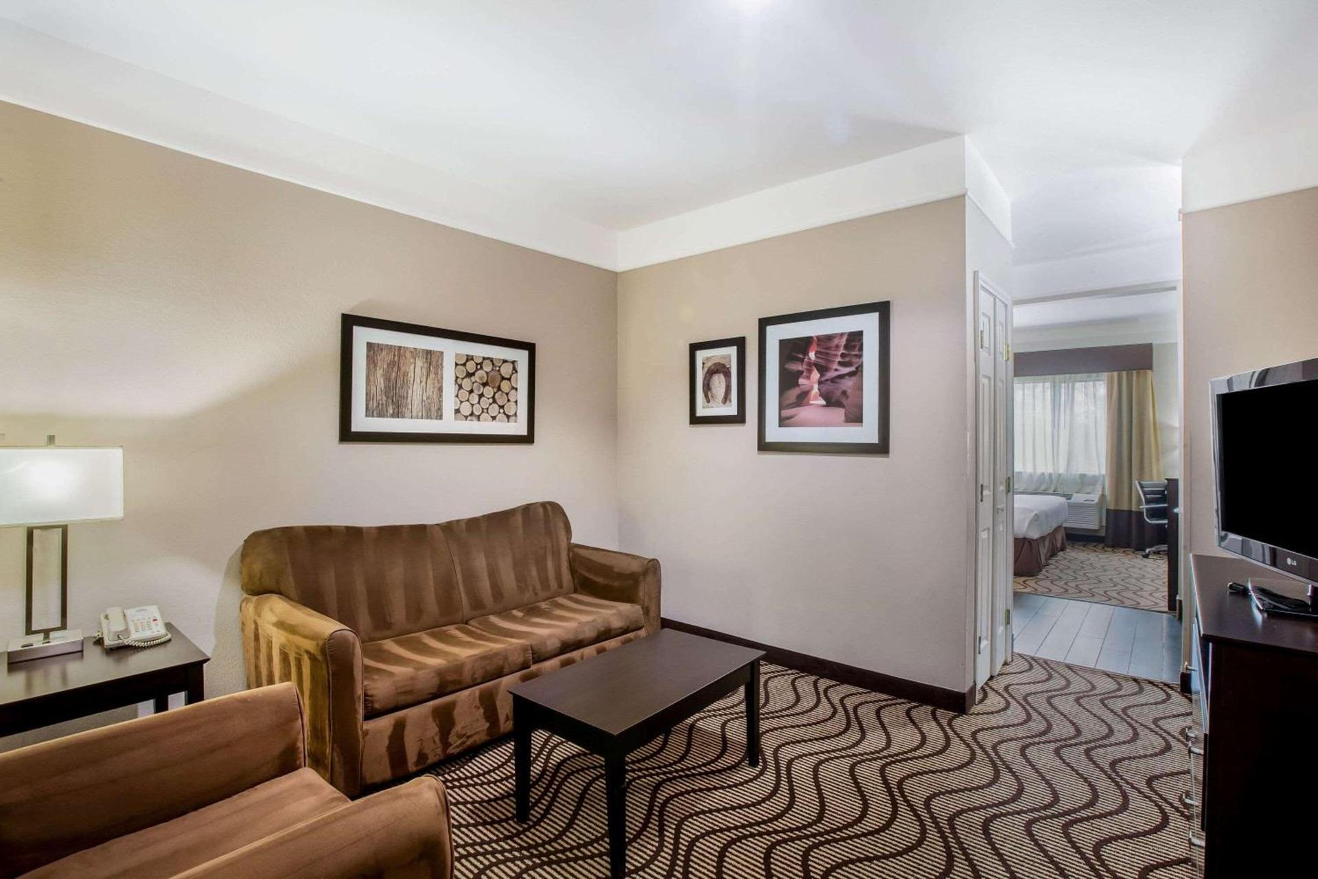 La Quinta by Wyndham Pasadena photo 17