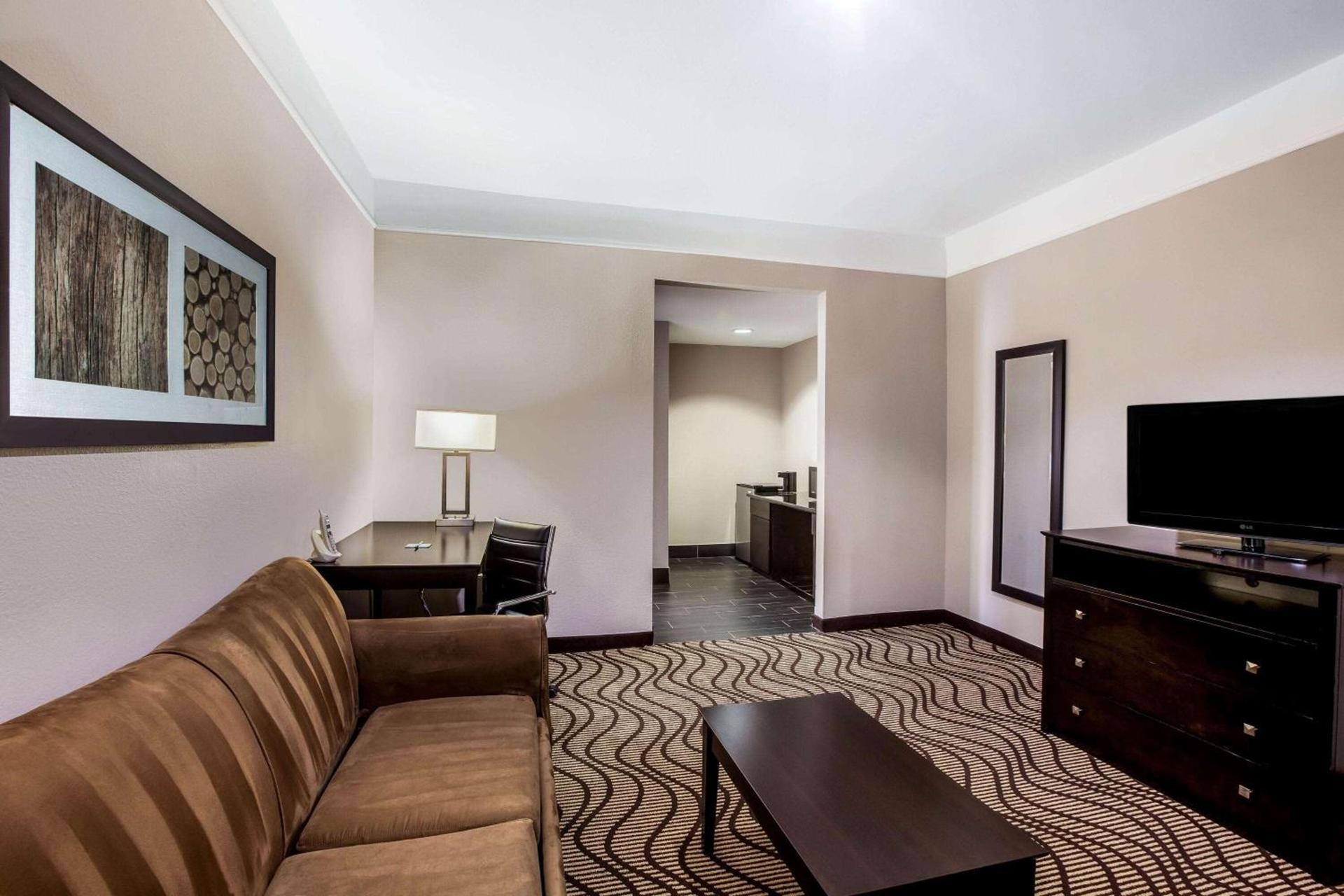 La Quinta by Wyndham Pasadena photo 23