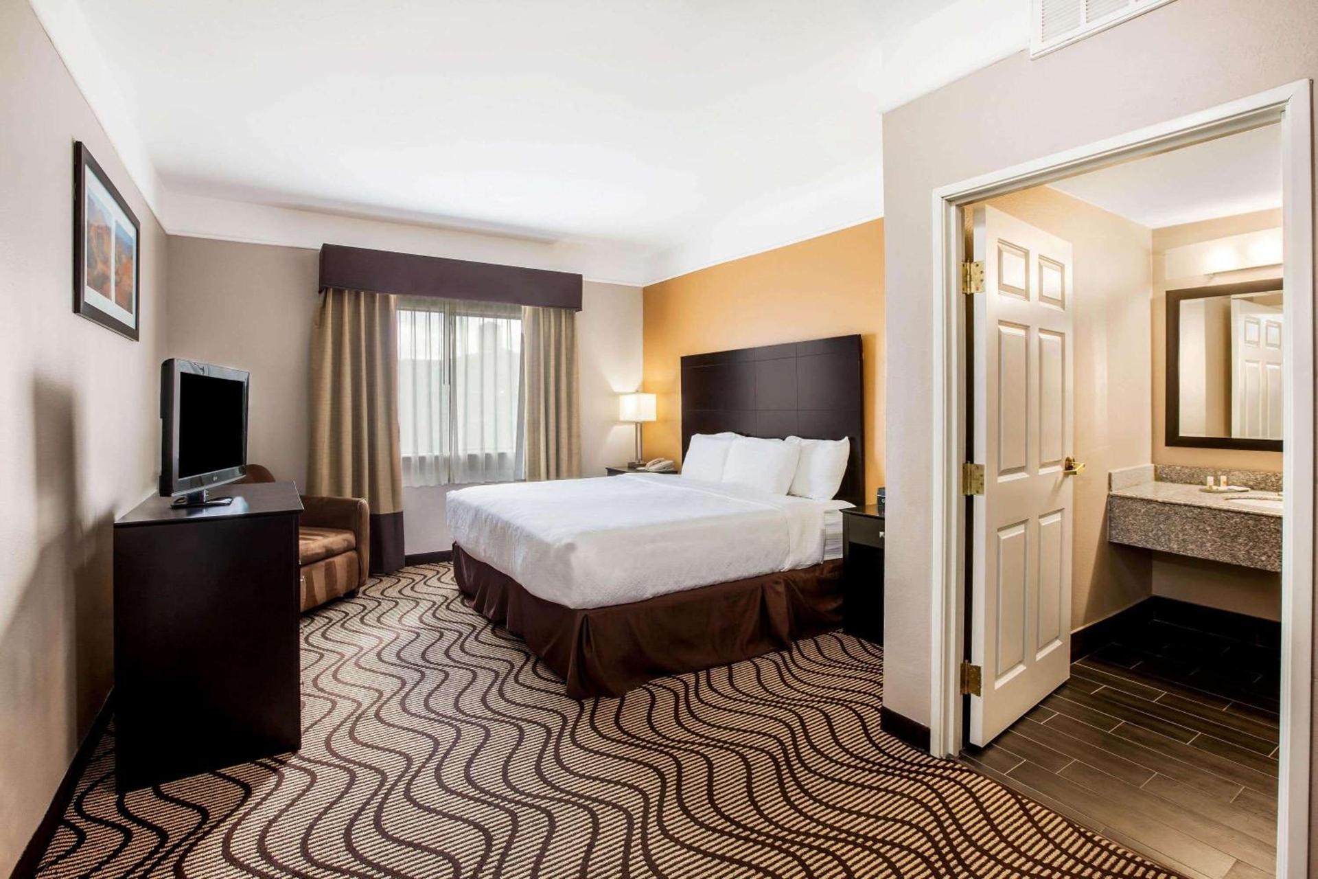 La Quinta by Wyndham Pasadena photo 25
