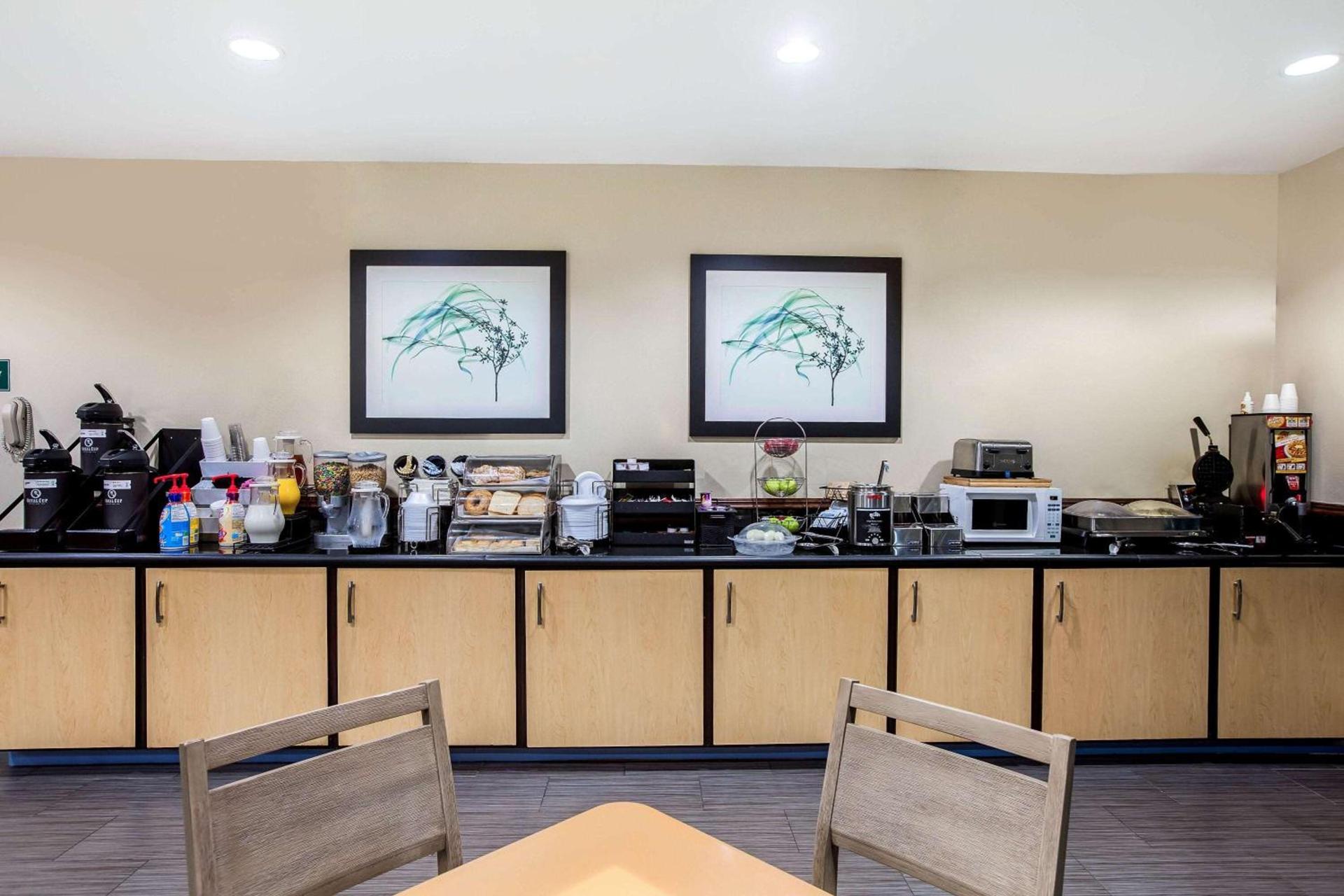 La Quinta by Wyndham Pasadena photo 31