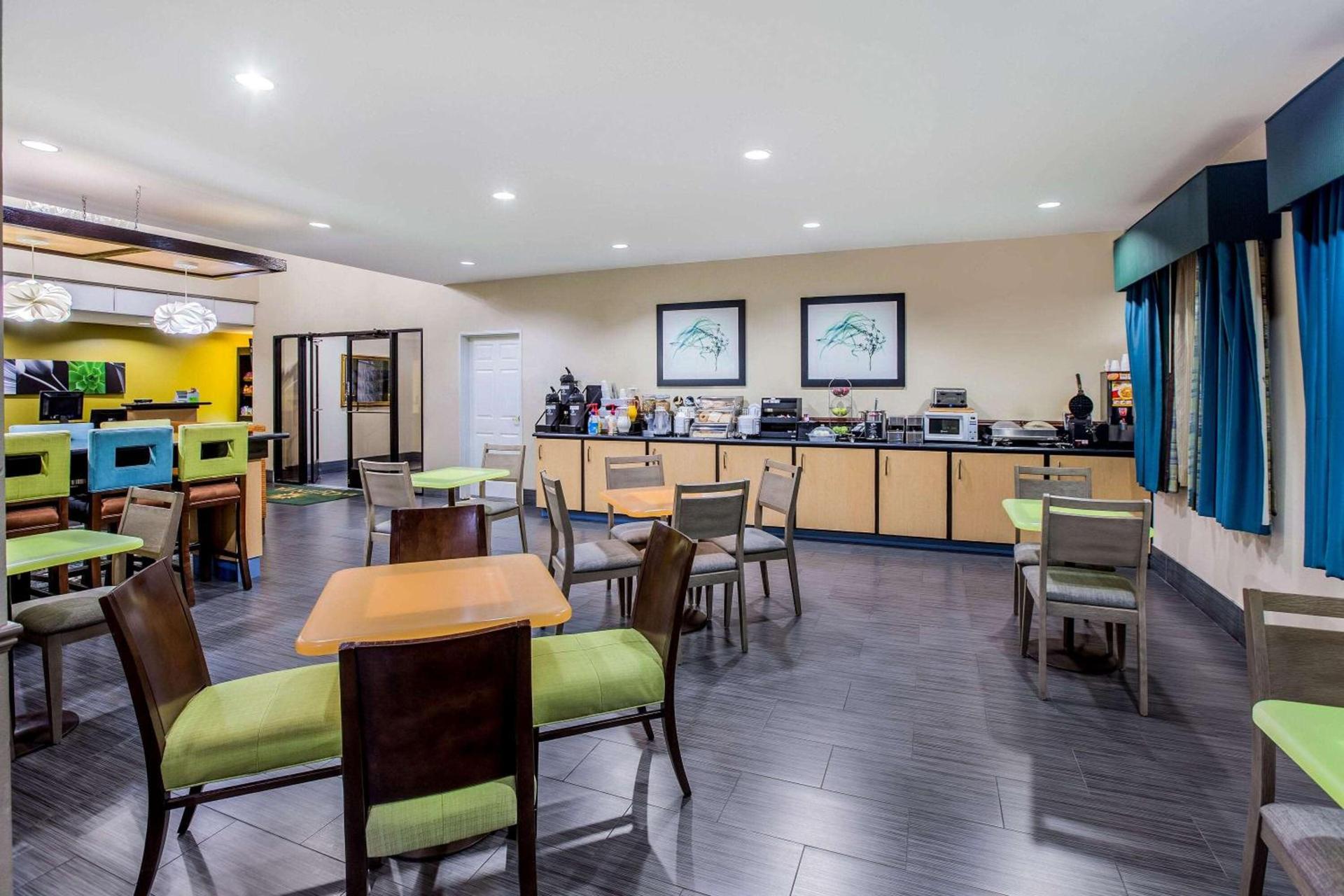 La Quinta by Wyndham Pasadena photo 32