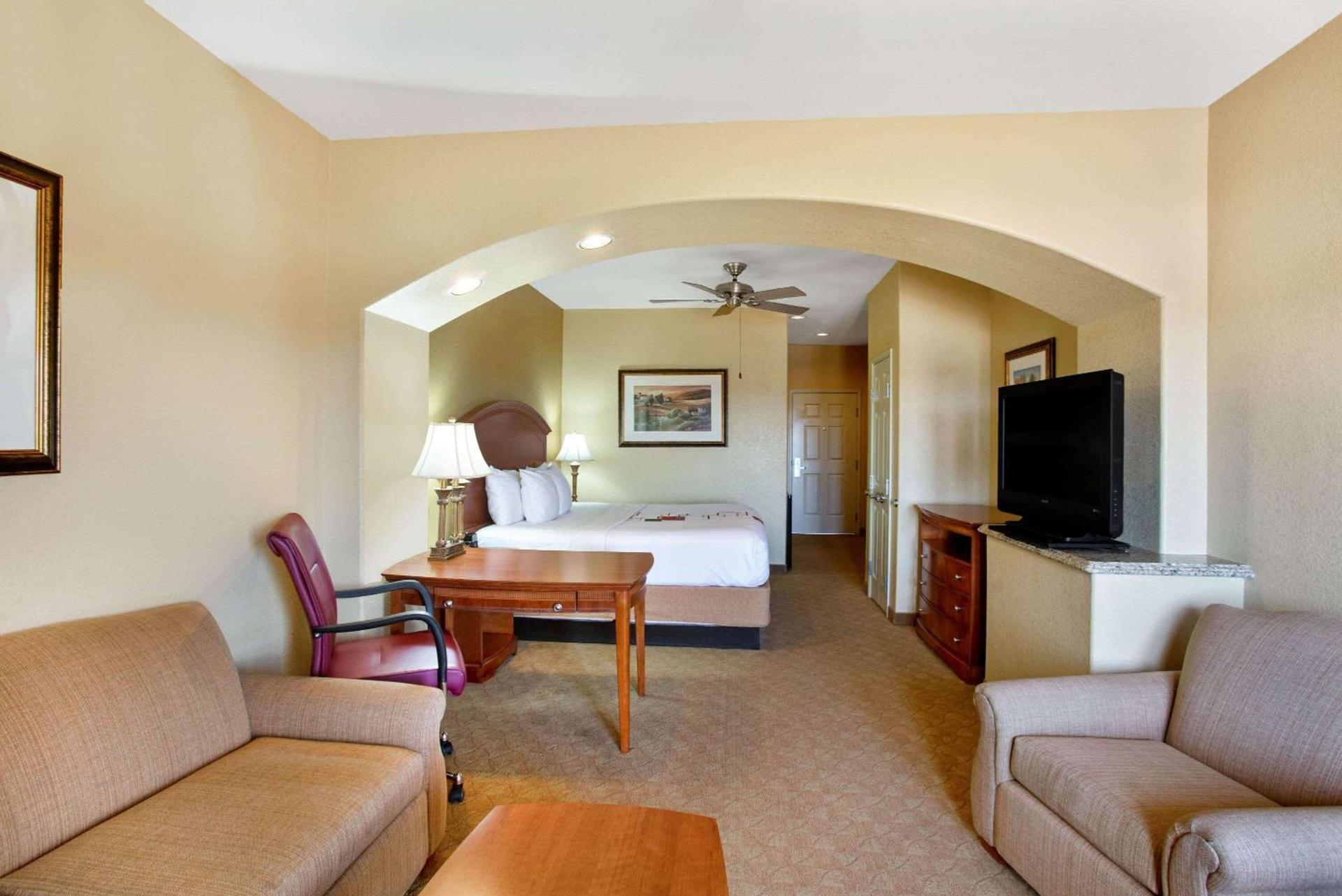 La Quinta by Wyndham Marble Falls photo 93
