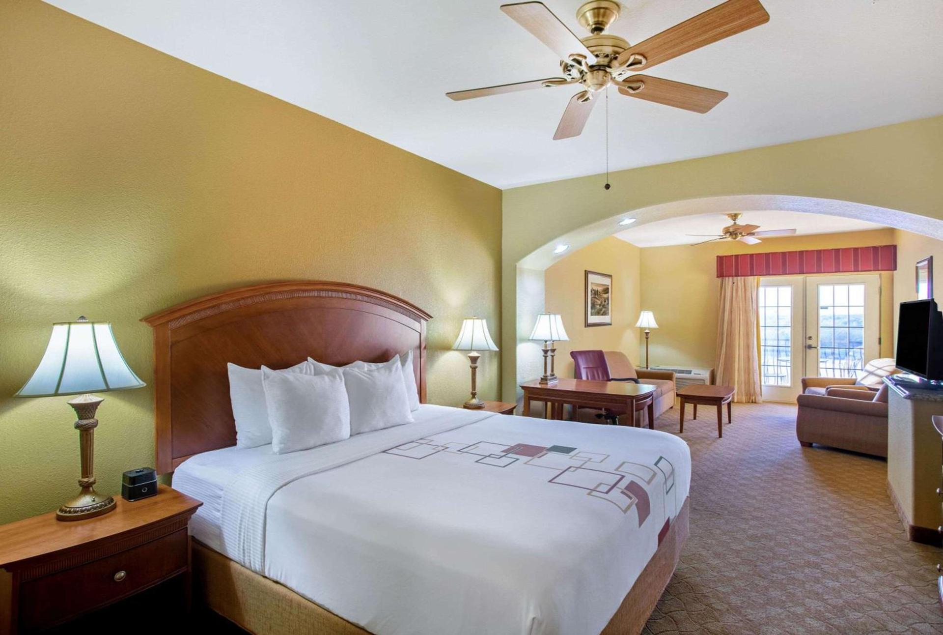 La Quinta by Wyndham Marble Falls photo 91