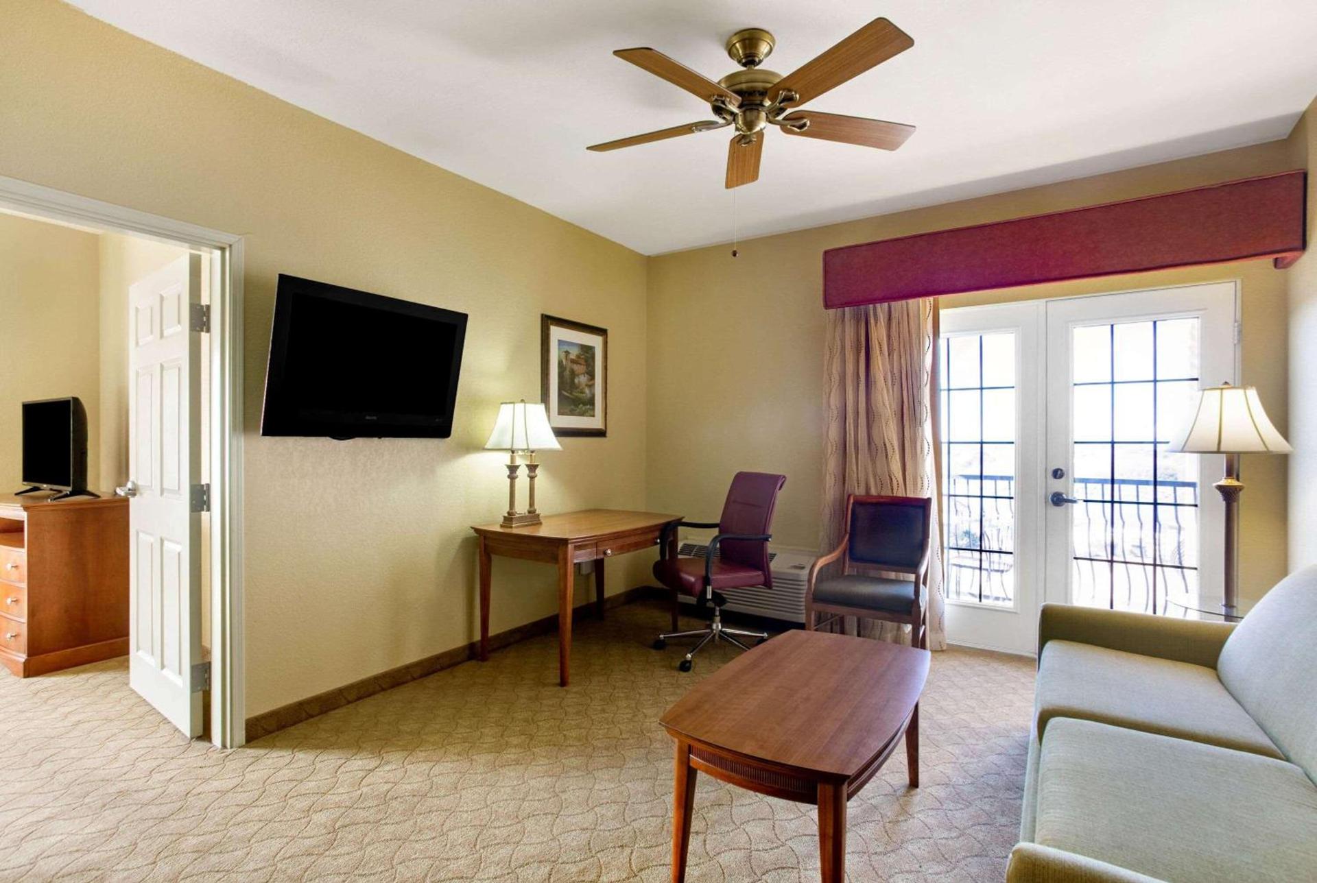 La Quinta by Wyndham Marble Falls photo 90
