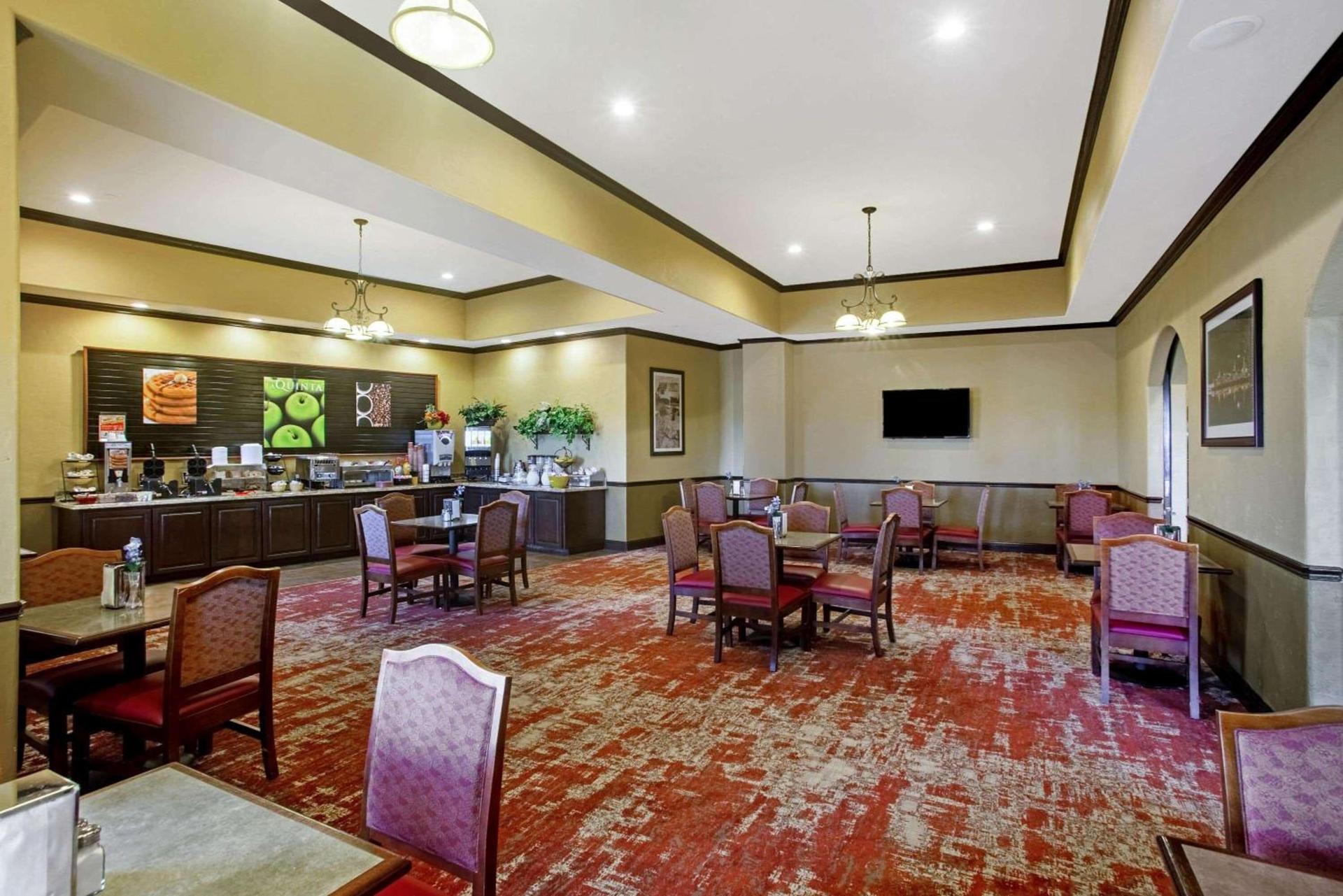 La Quinta by Wyndham Marble Falls photo 89