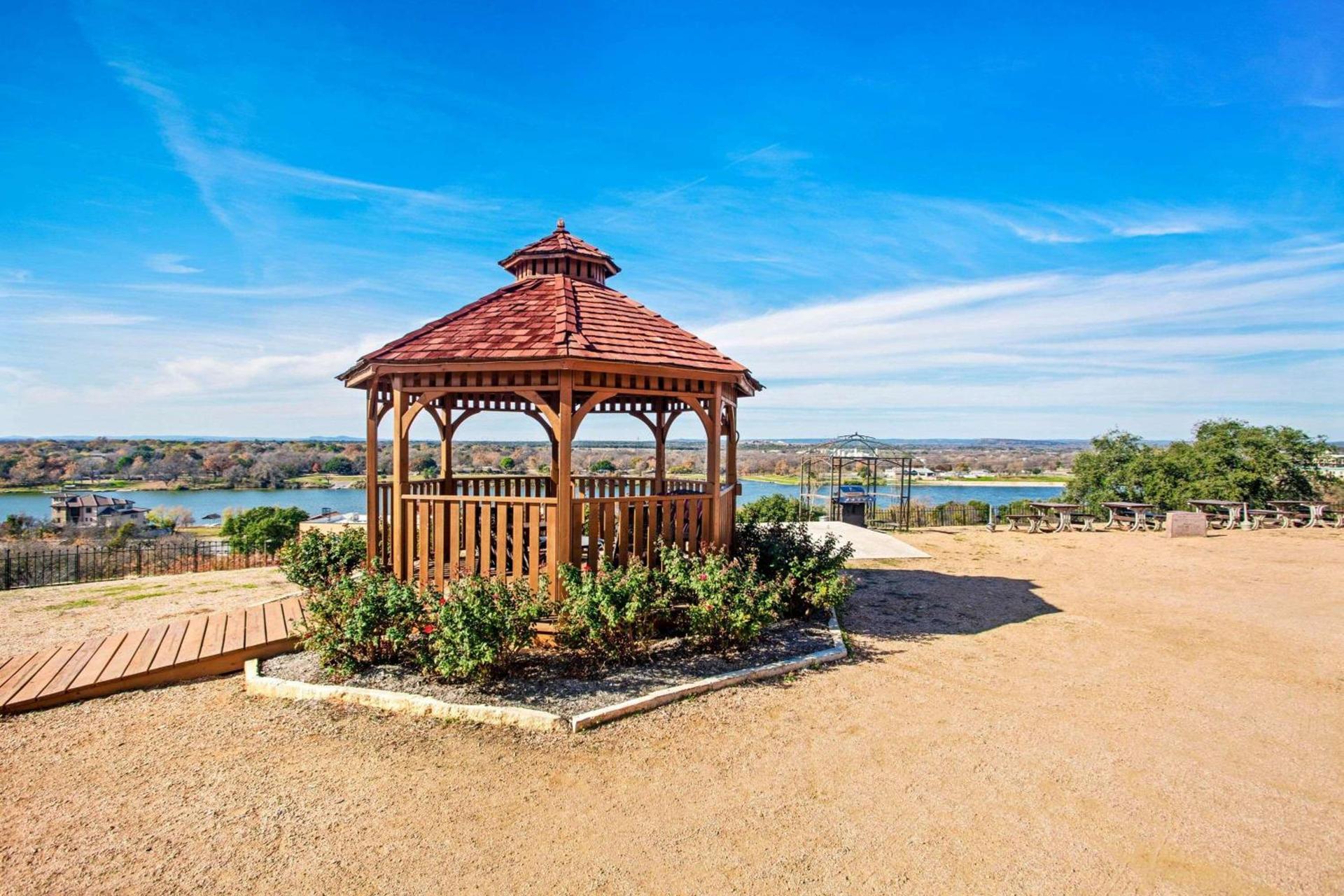 La Quinta by Wyndham Marble Falls photo 86