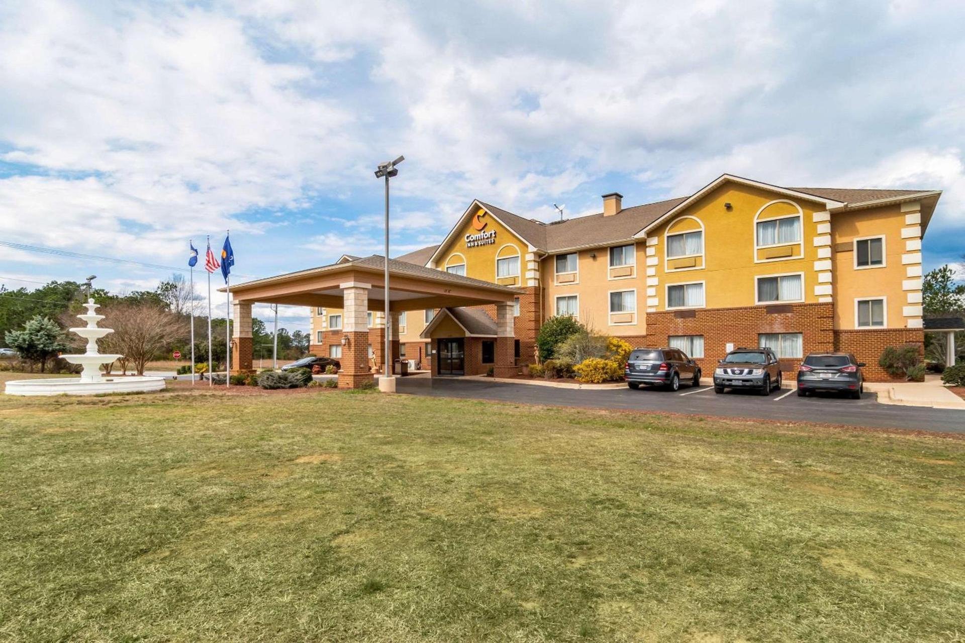 Comfort Inn & Suites South Hill I-85 photo 2