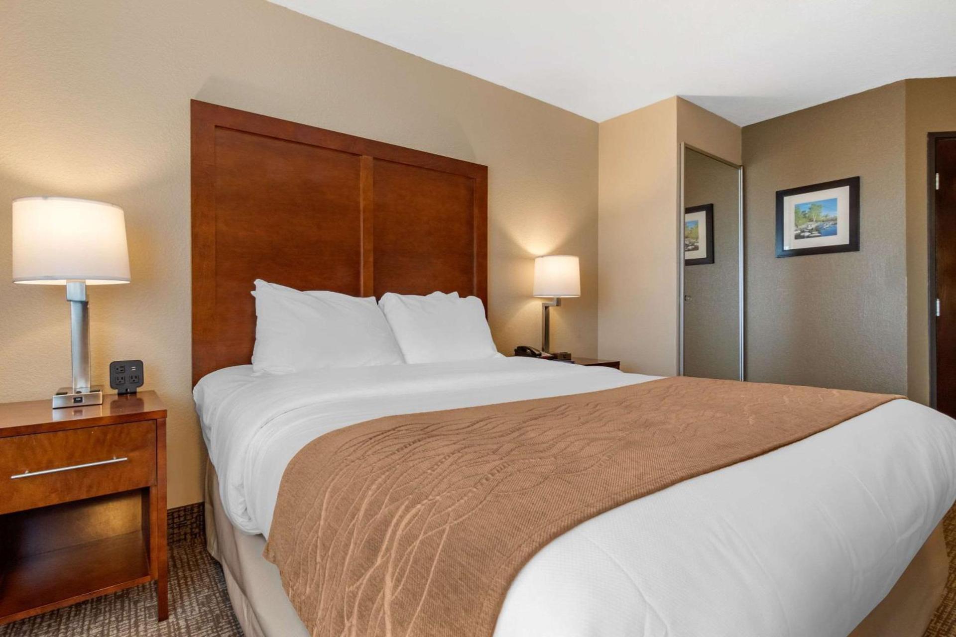 Comfort Inn & Suites South Hill I-85 photo 17