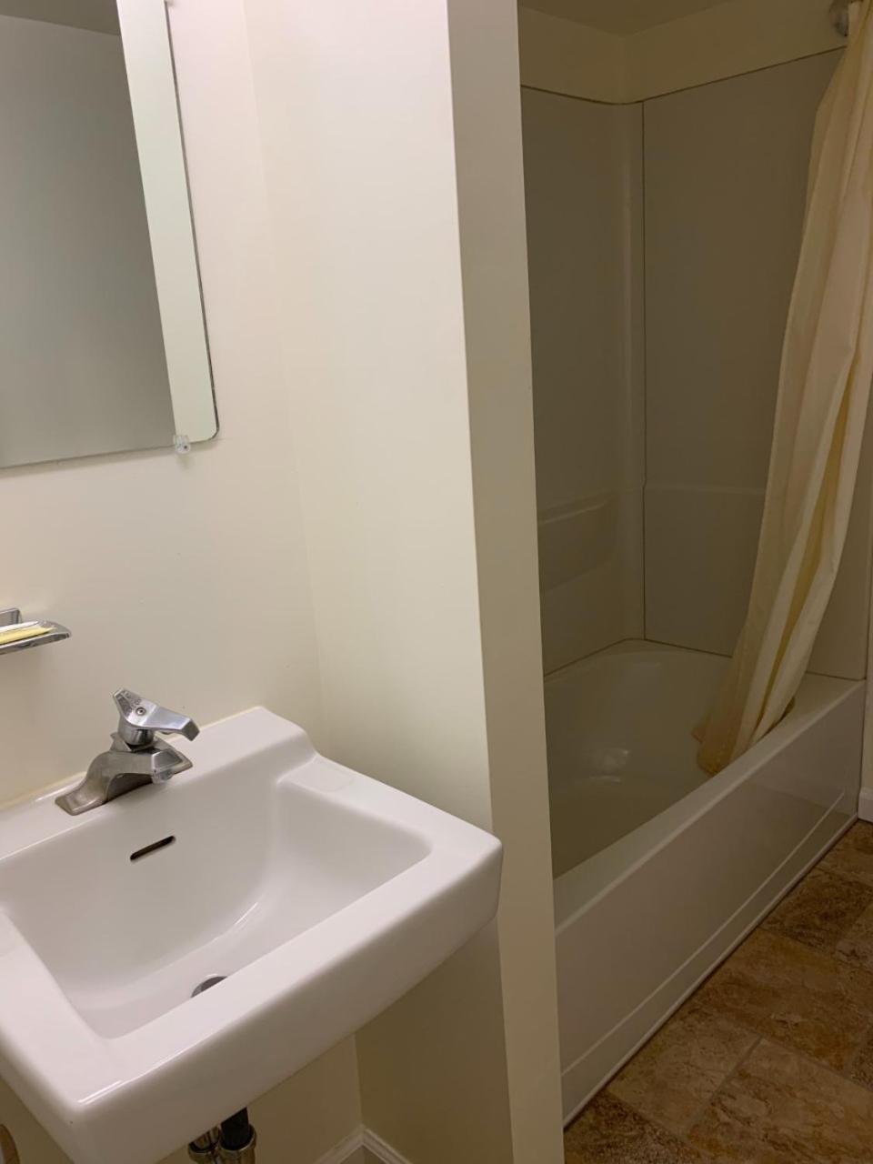 Express Inn photo 8