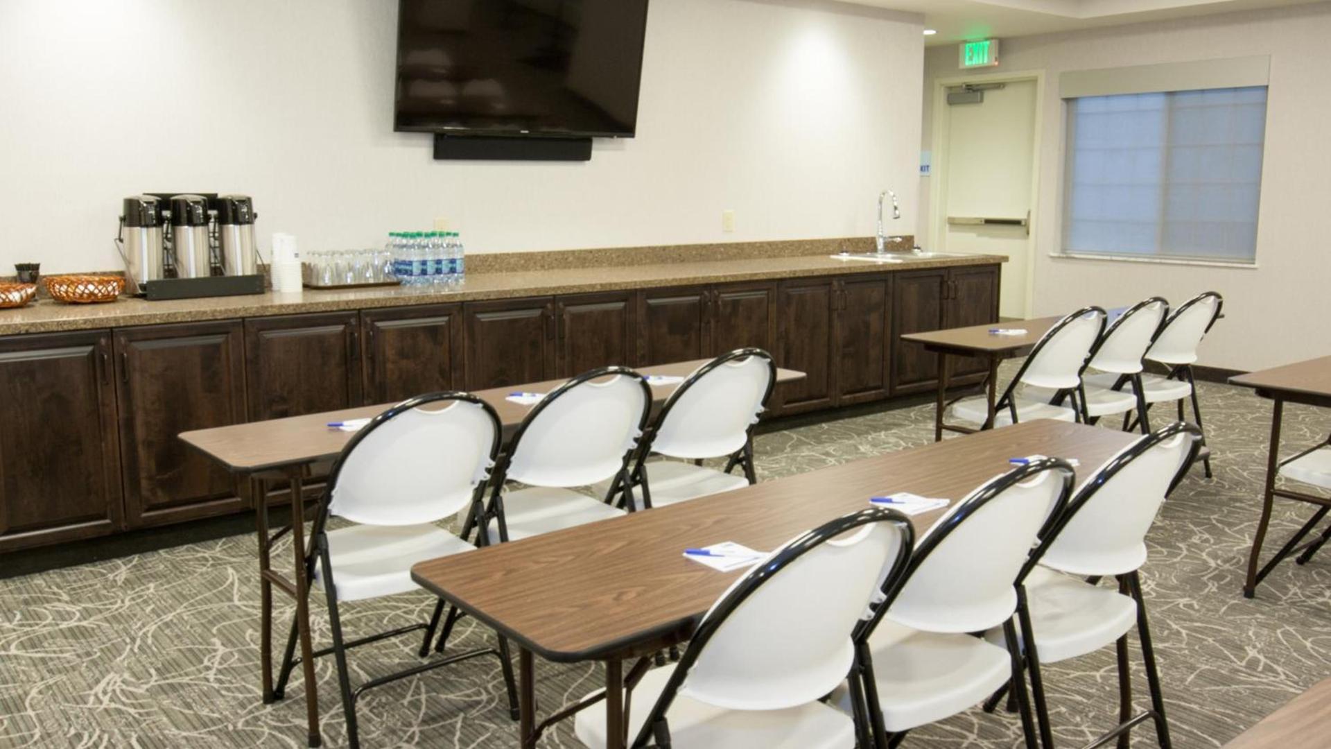Holiday Inn Express & Suites Cheney by IHG photo 21
