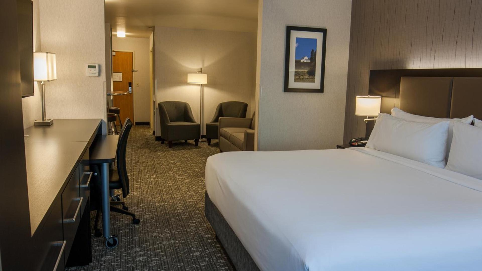 Holiday Inn Express & Suites Cheney by IHG photo 43