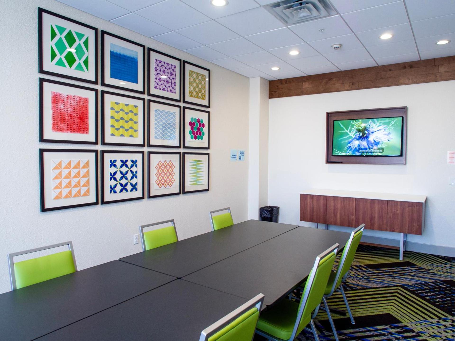 Holiday Inn Express & Suites - Oklahoma City Airport by IHG photo 22