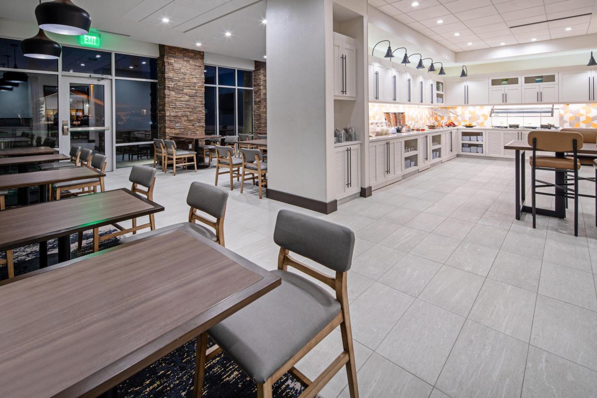 Hyatt Place Bakersfield photo 29