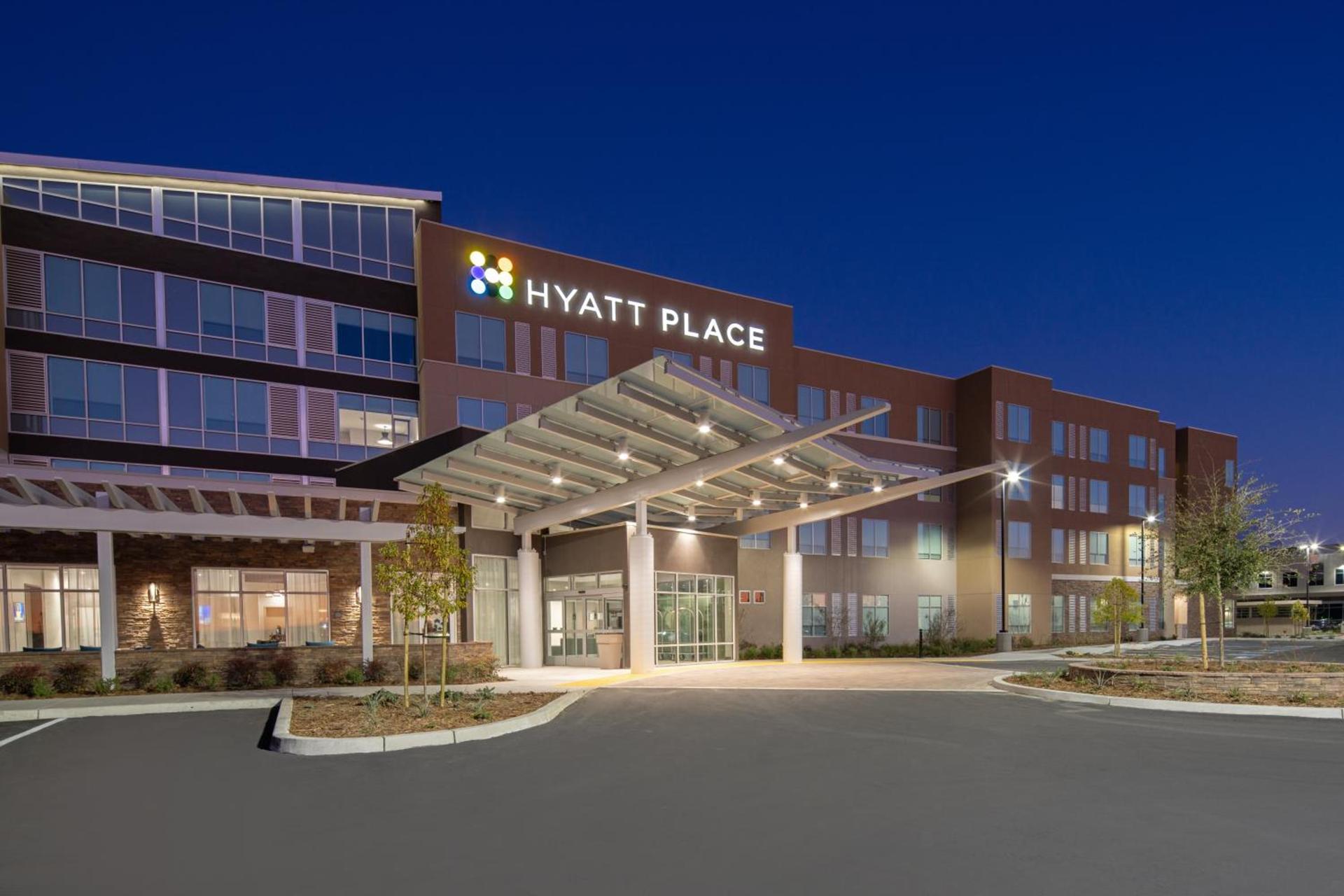 Hyatt Place Bakersfield photo 2