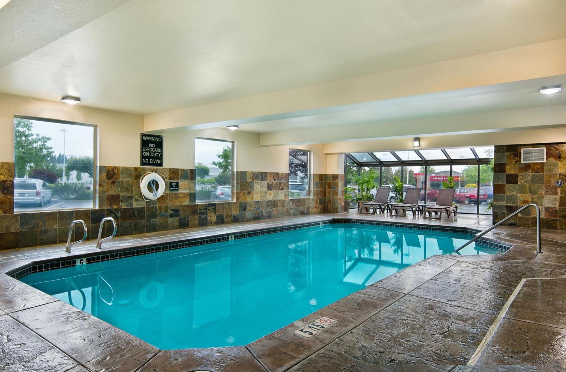 Oxford Suites Spokane Valley photo 2