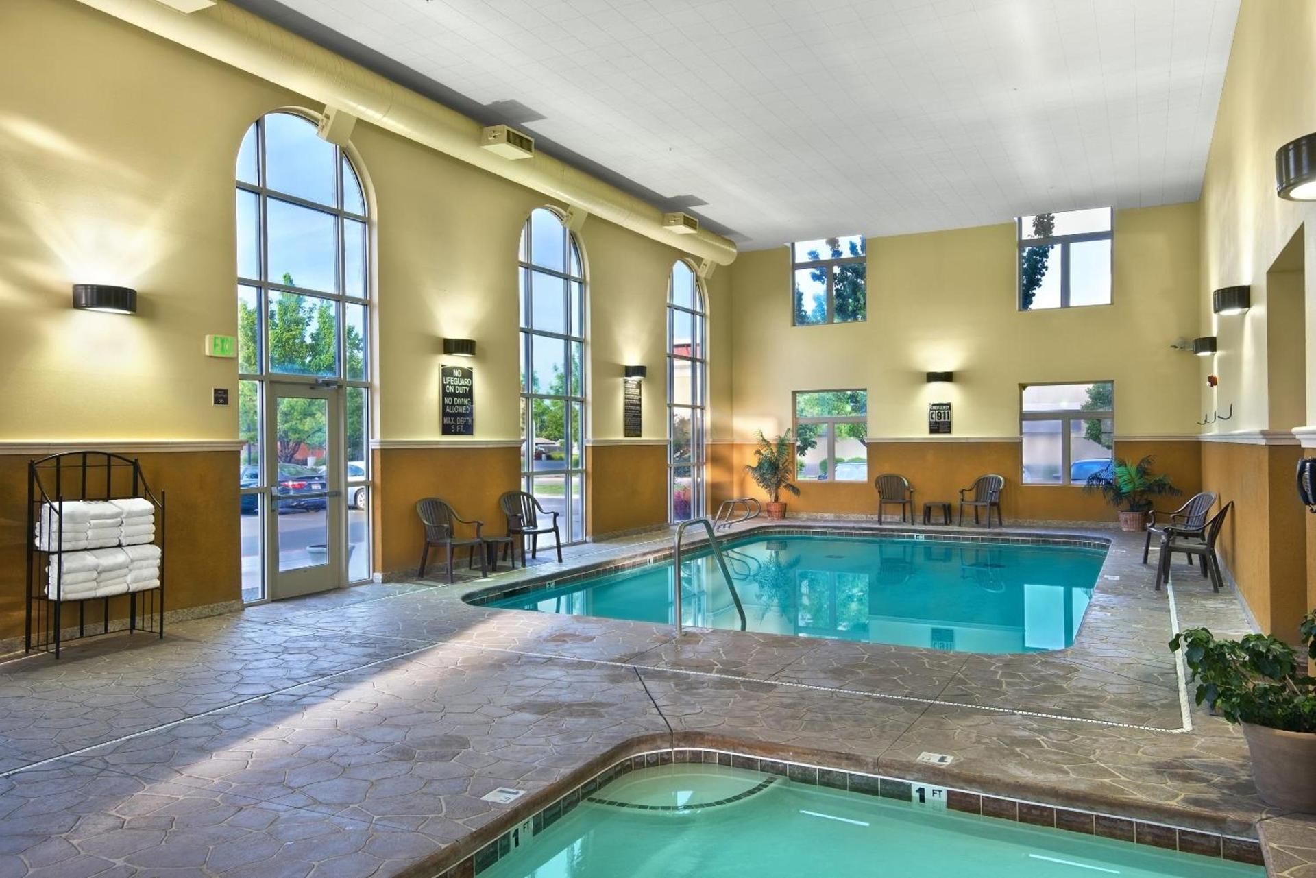Oxford Suites Boise photo 4