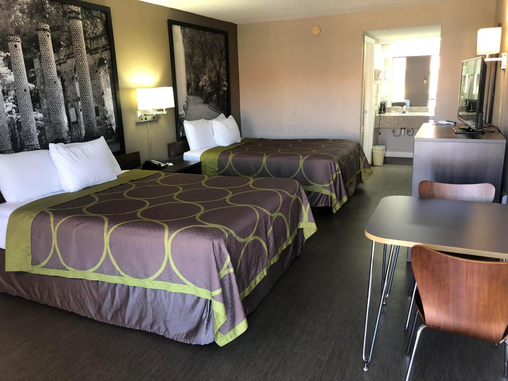 Super 8 by Wyndham Orangeburg Near I-26 photo 12