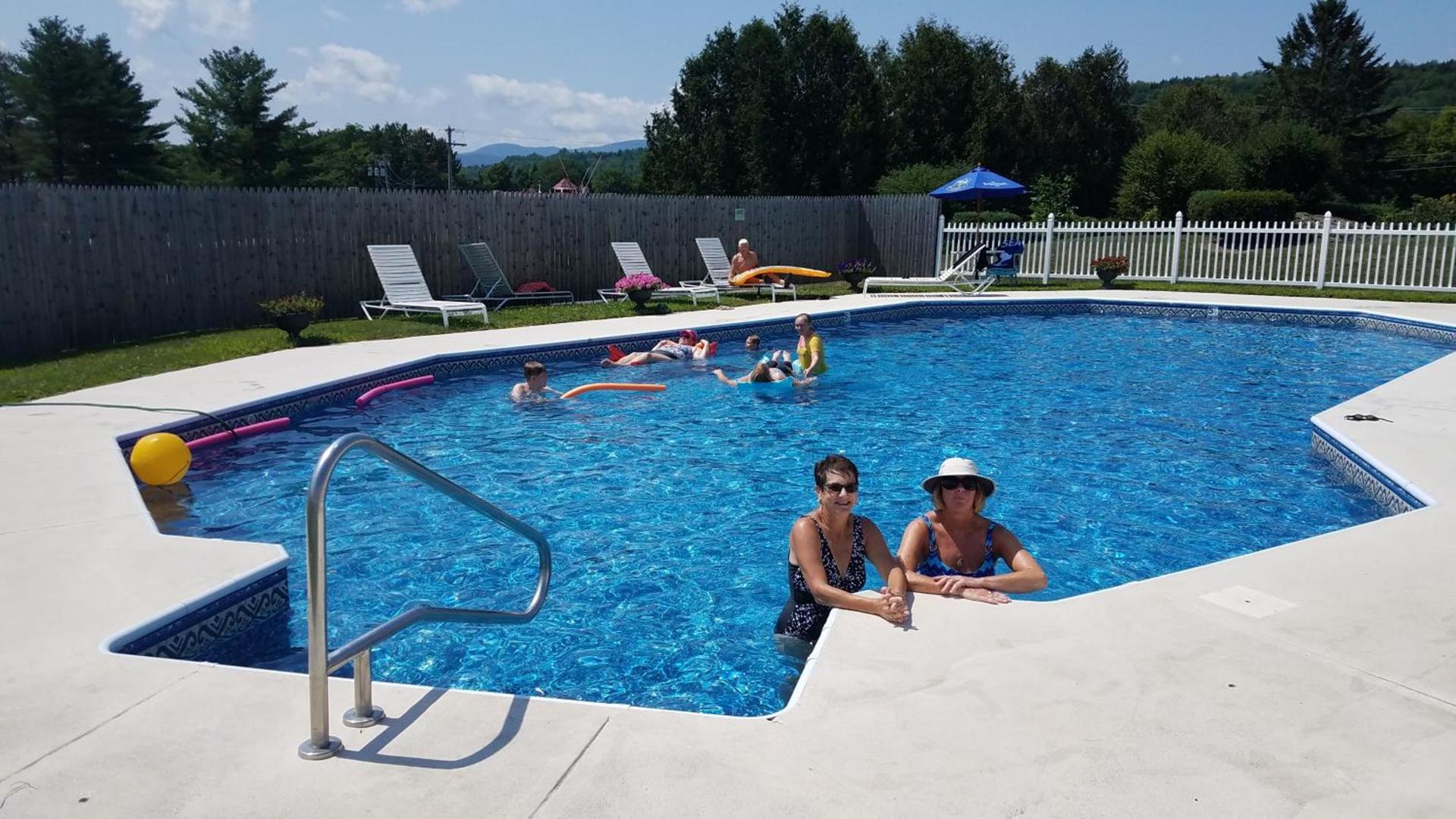 Commodores Inn photo 9