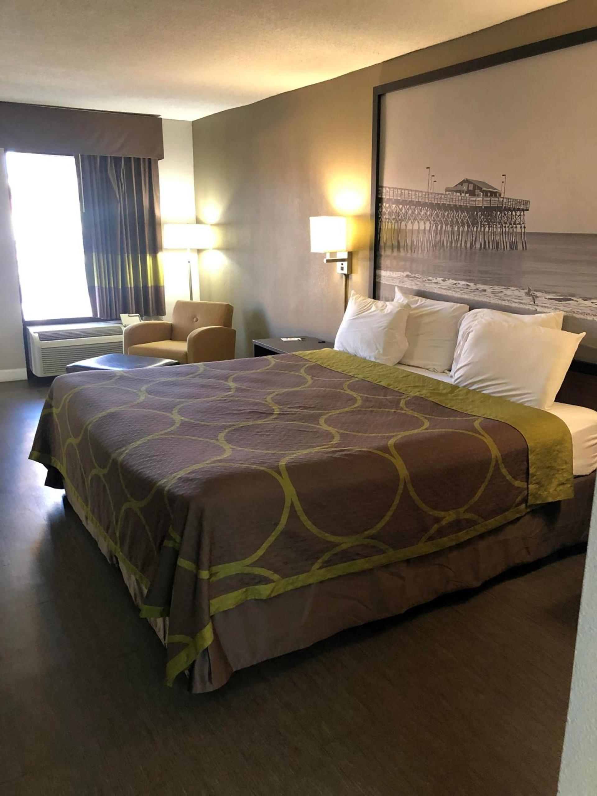 Super 8 by Wyndham Orangeburg Near I-26 photo 11