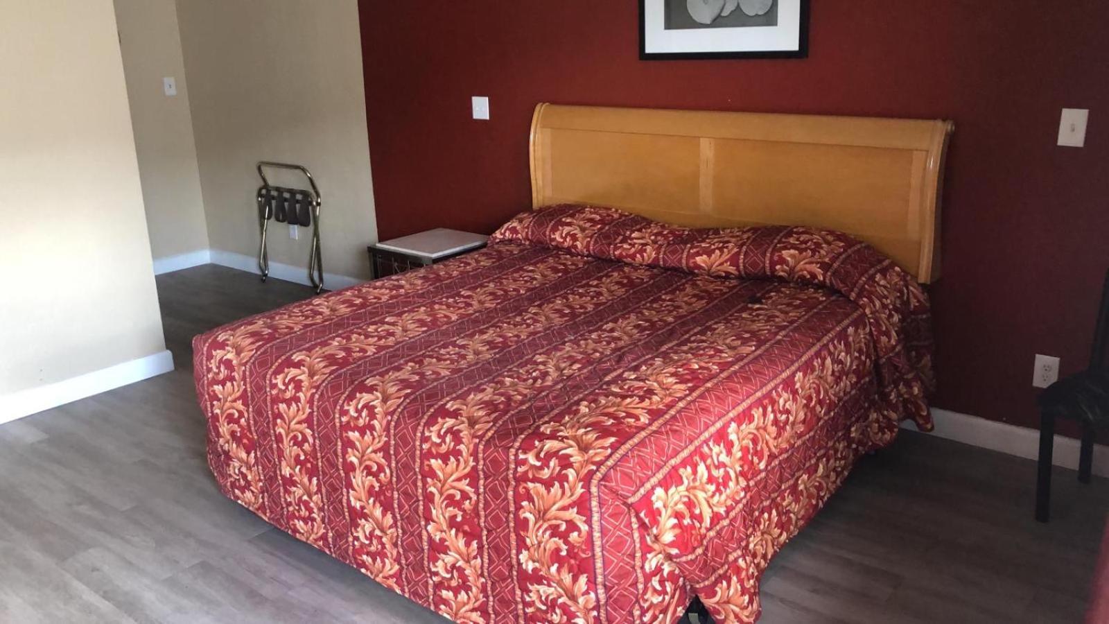 Aqua Inn Motel photo 6