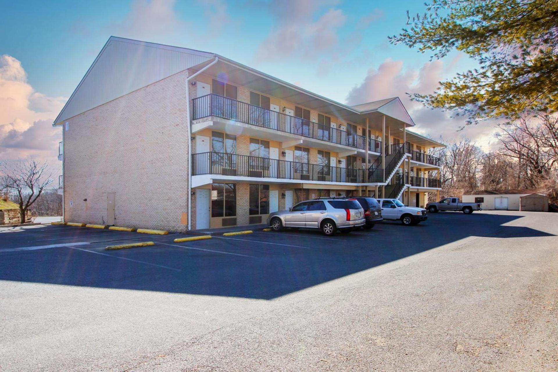 APM Inn and Suites photo 1