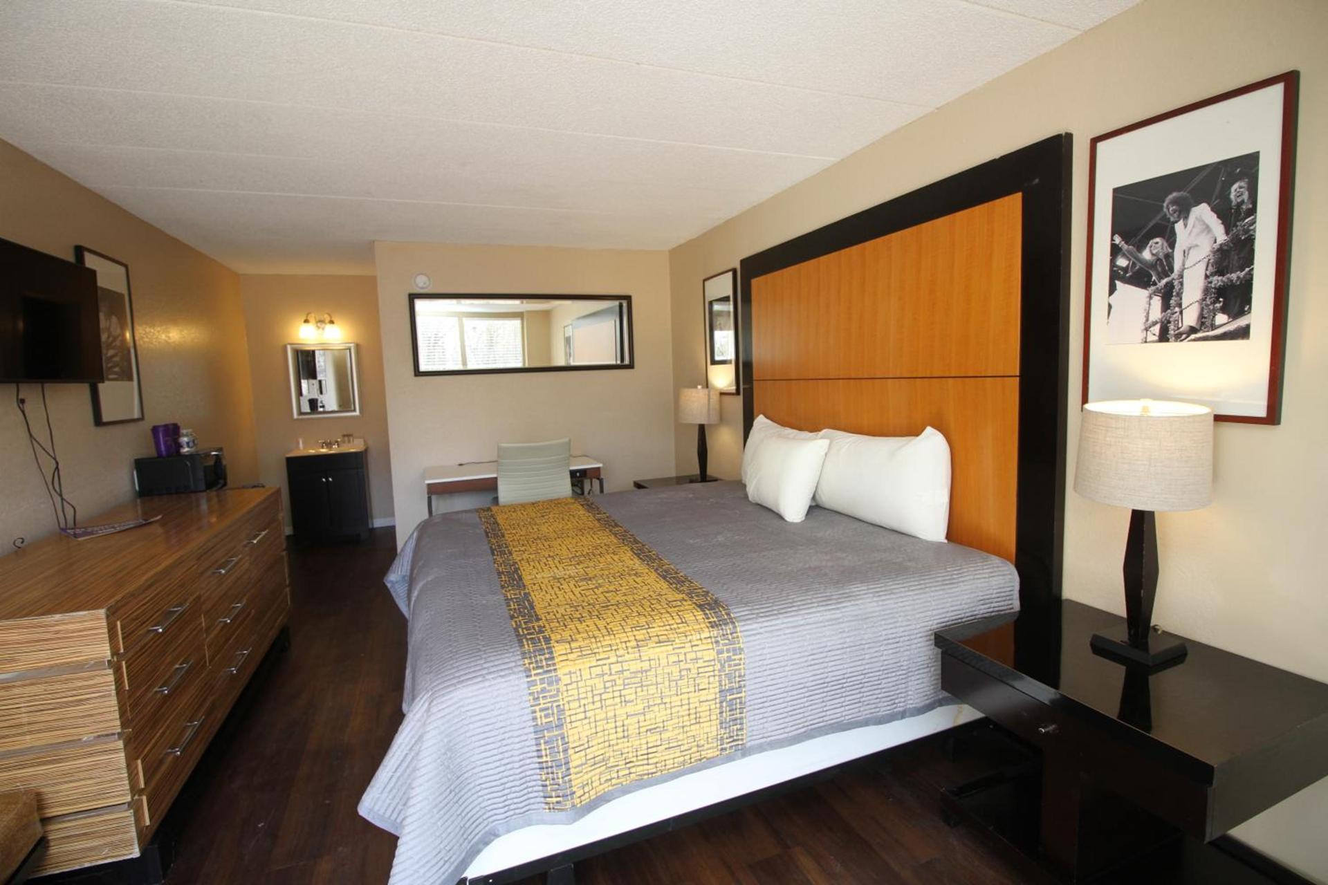 APM Inn and Suites photo 31
