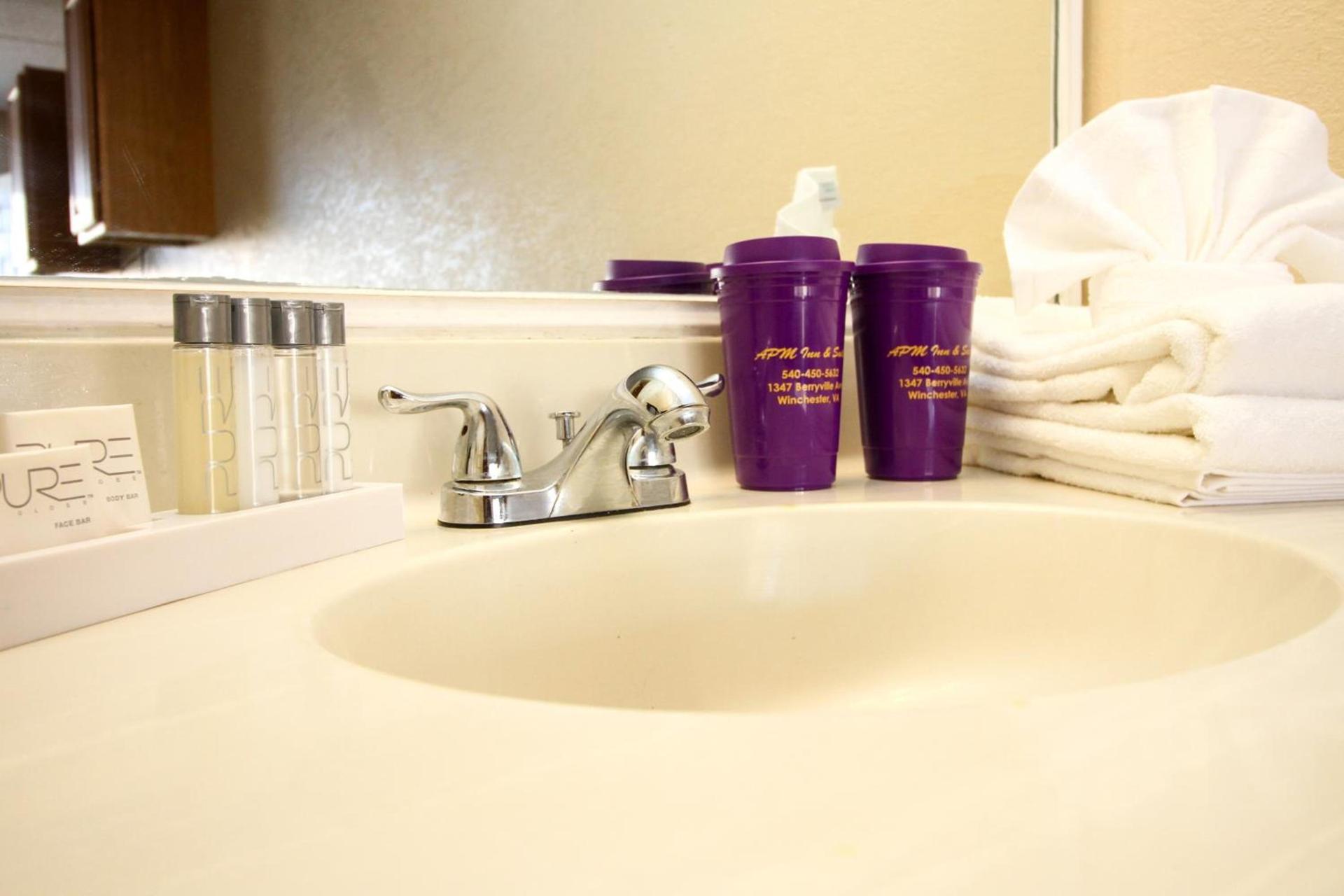 APM Inn and Suites photo 28