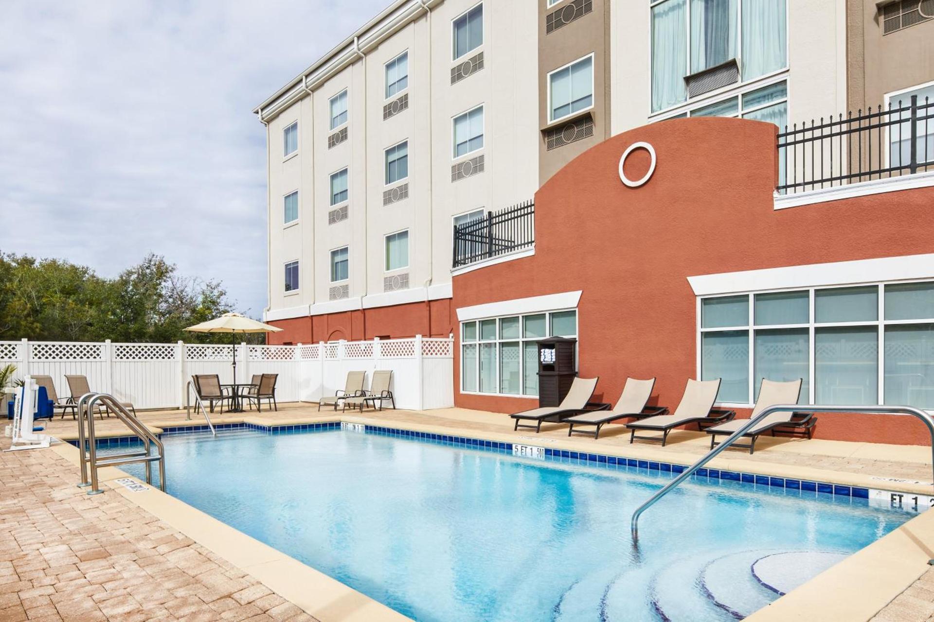 Holiday Inn Express Palatka Northwest by IHG photo 15