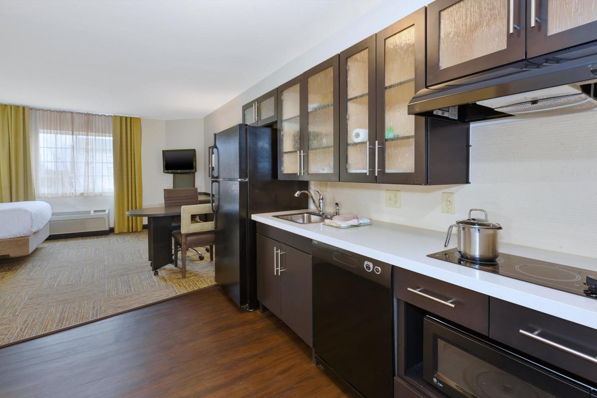 Candlewood Suites Polaris by IHG photo 4