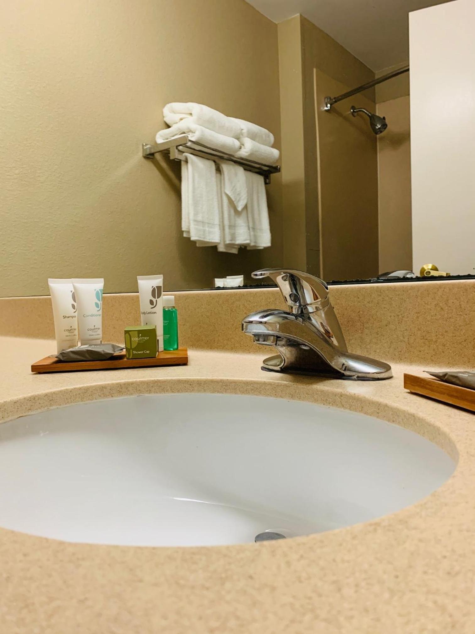 Country Inn & Suites by Radisson, Ithaca, NY photo 33