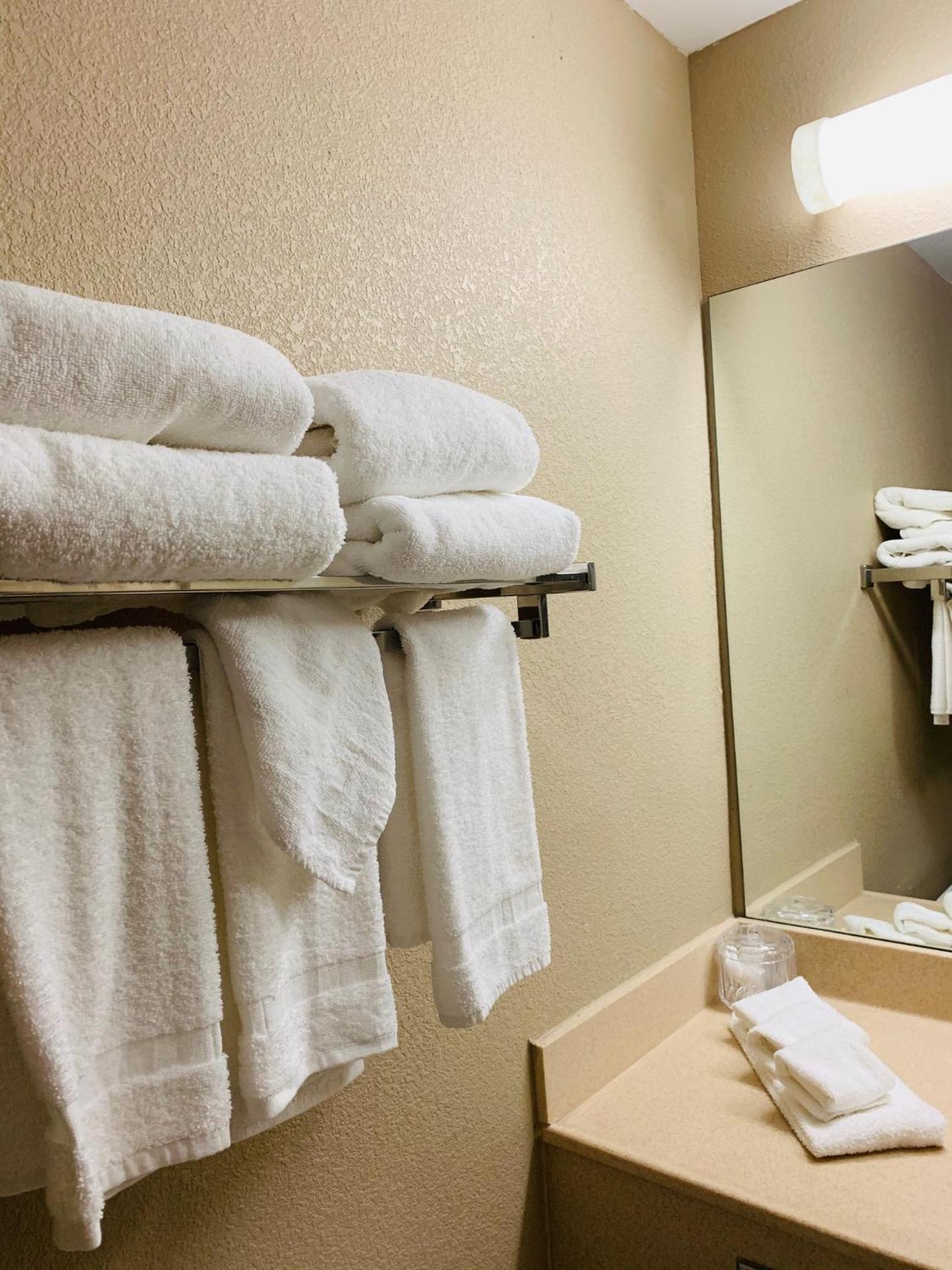 Country Inn & Suites by Radisson, Ithaca, NY photo 31