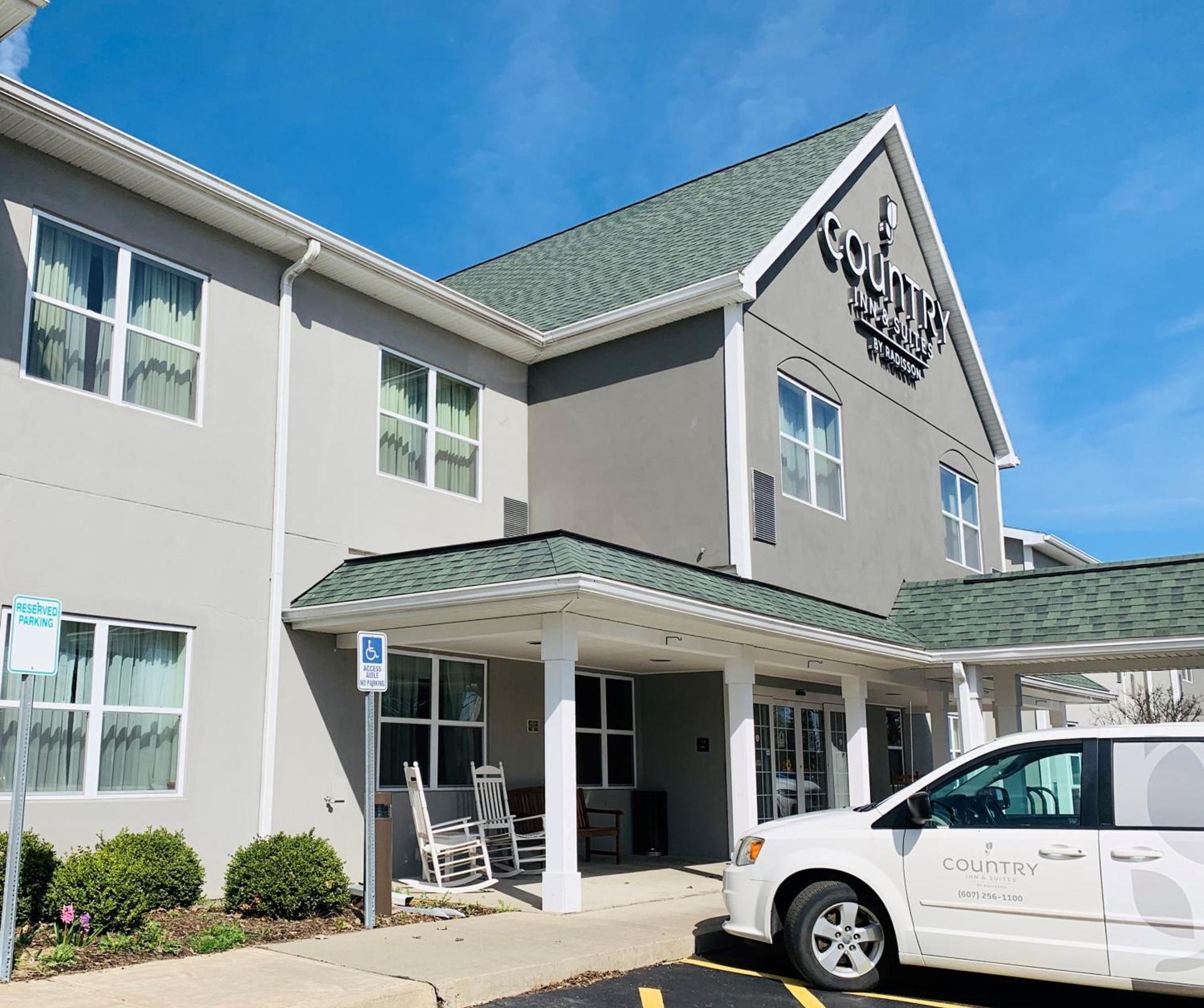 Country Inn & Suites by Radisson, Ithaca, NY photo 24
