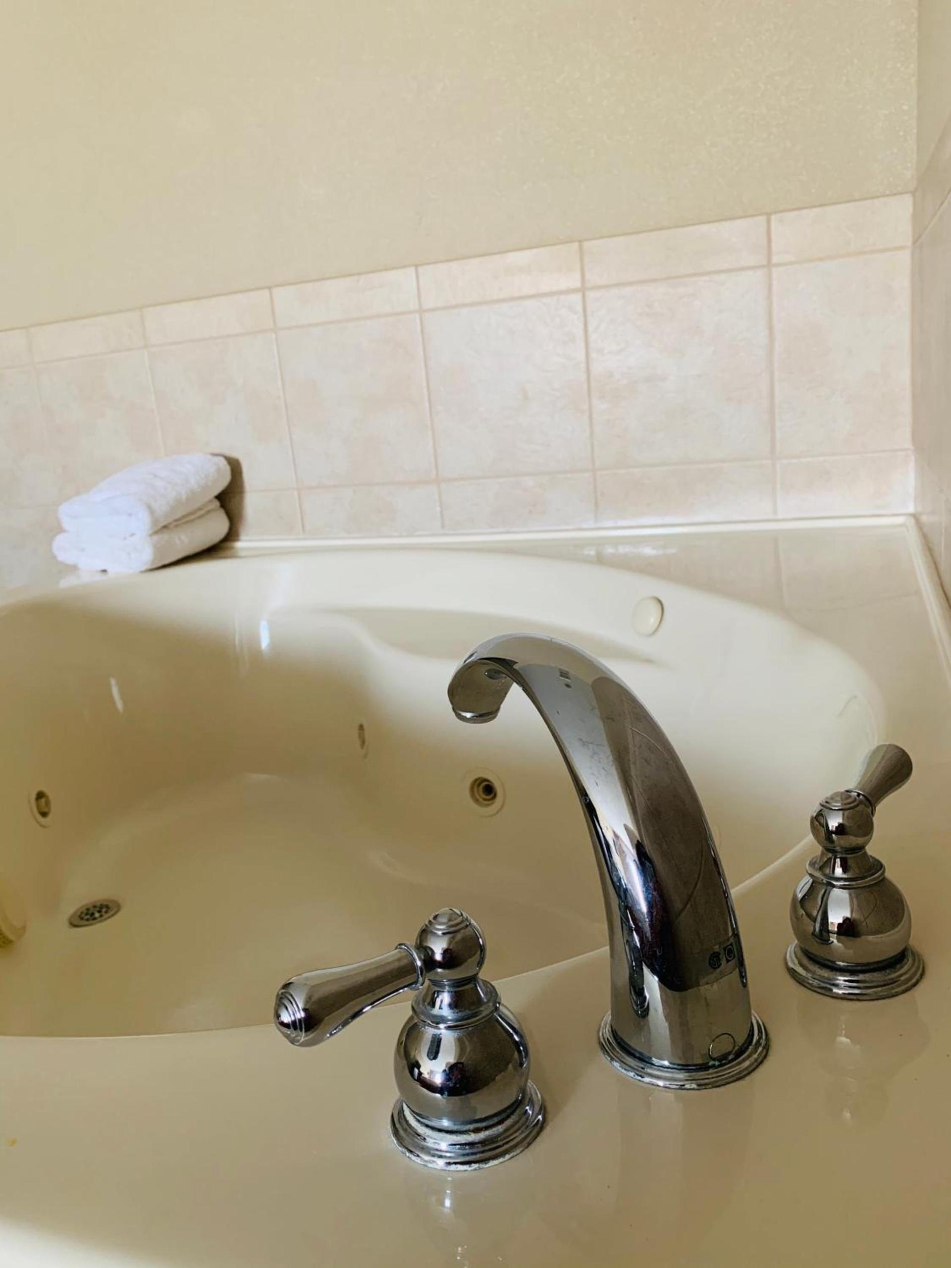 Country Inn & Suites by Radisson, Ithaca, NY photo 22