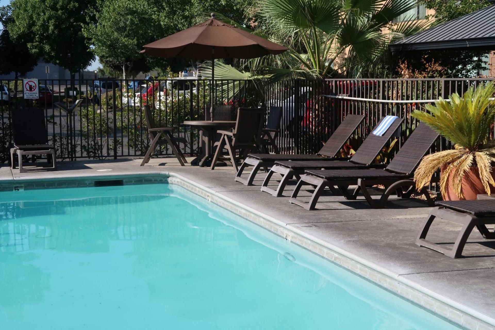 Oxford Suites Chico photo 6