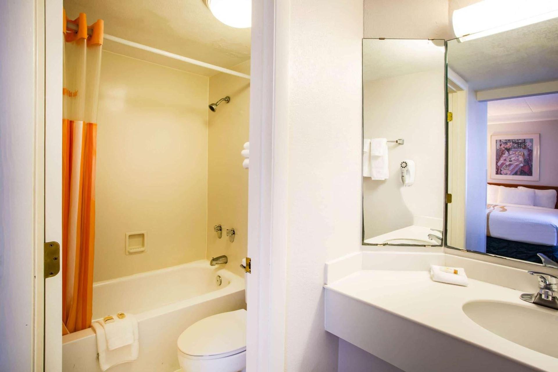 La Quinta Inn by Wyndham Norfolk Virginia Beach photo 20