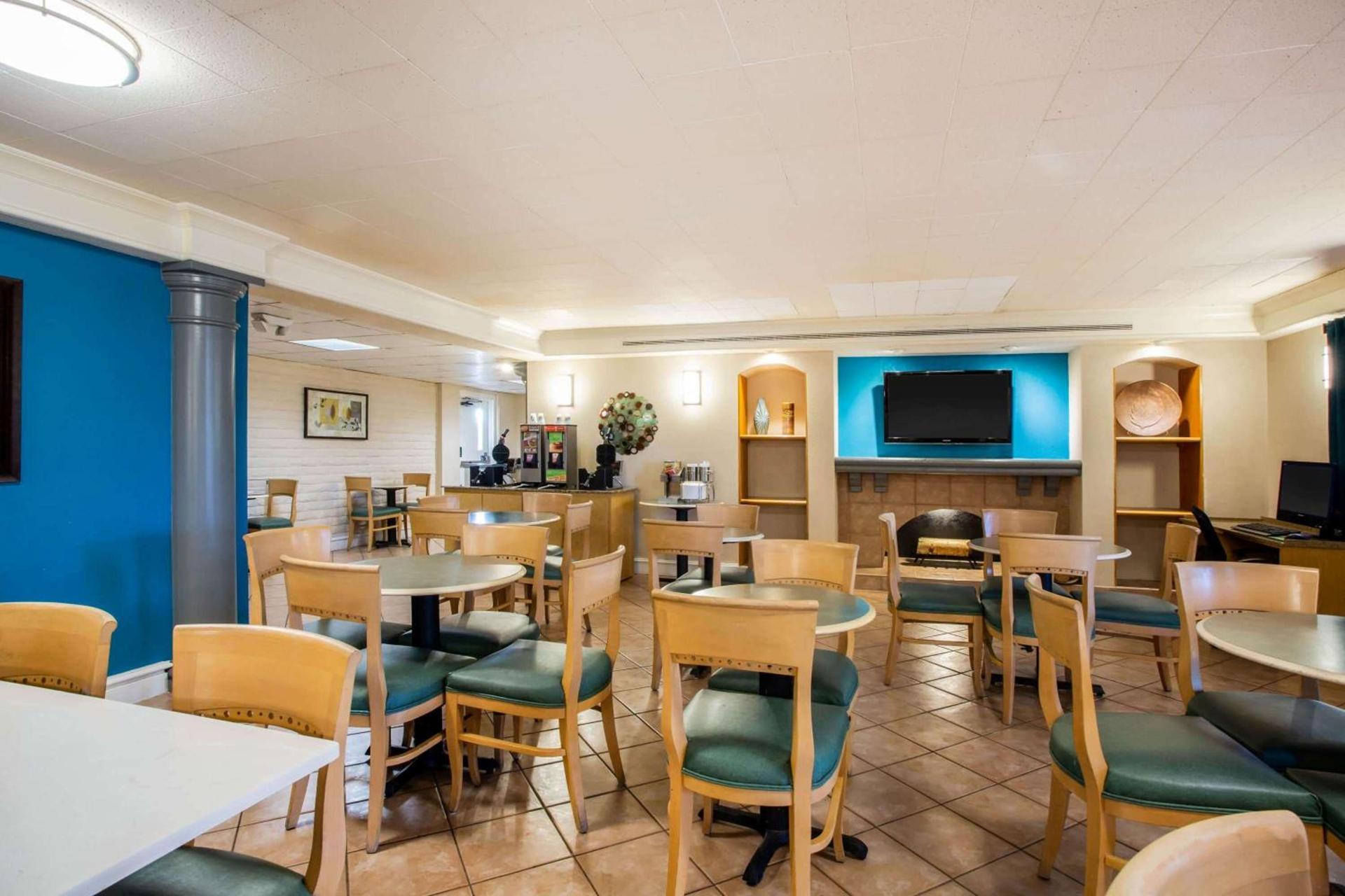 La Quinta Inn by Wyndham Norfolk Virginia Beach photo 26