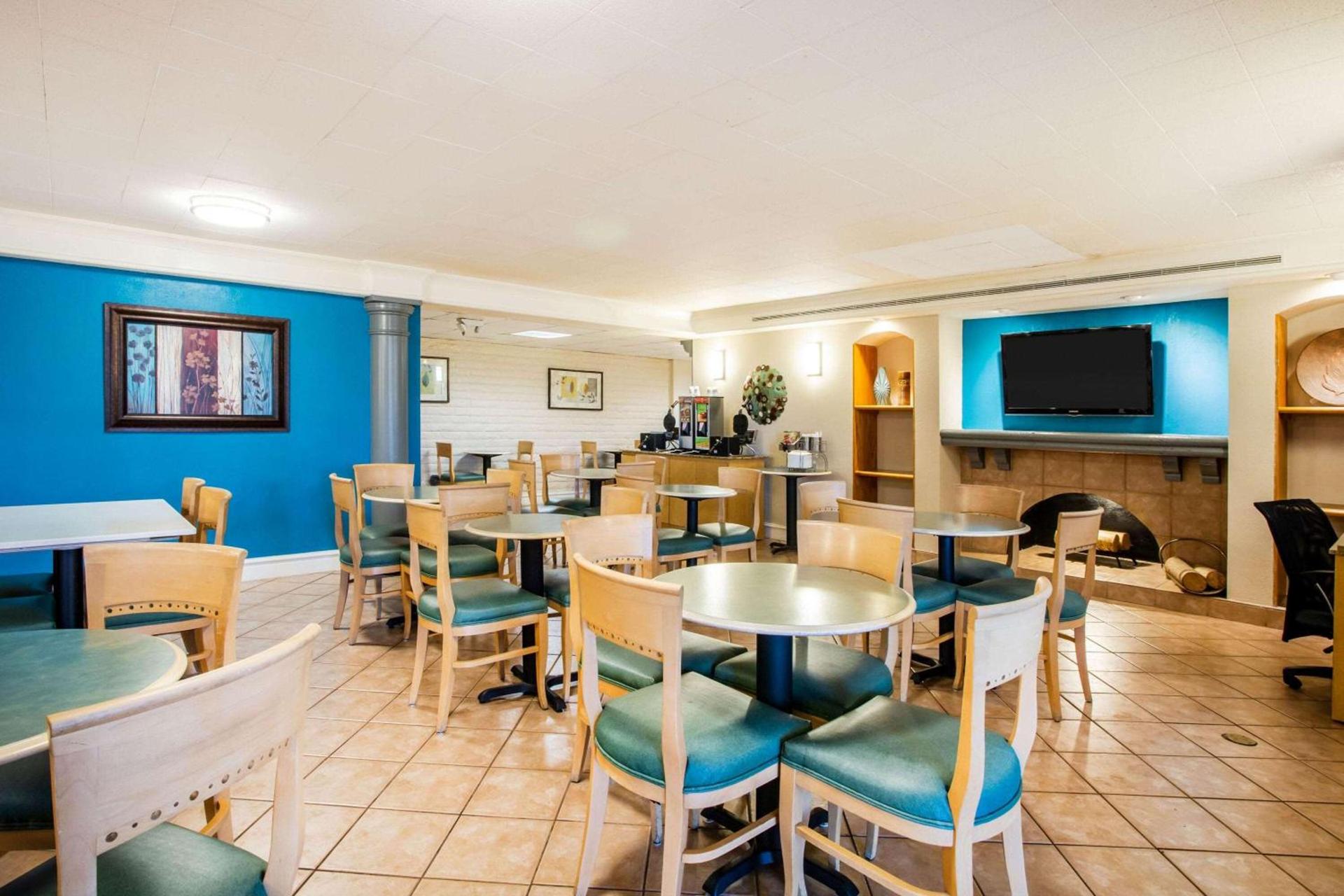 La Quinta Inn by Wyndham Norfolk Virginia Beach photo 27
