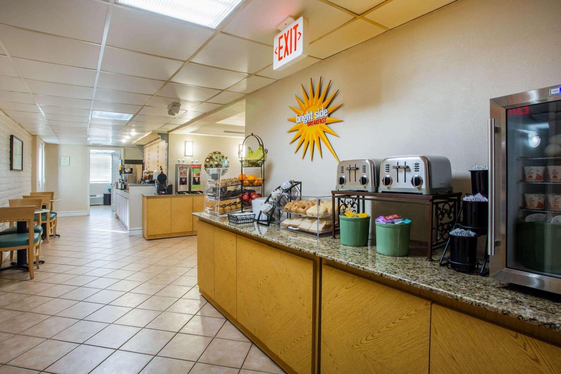 La Quinta Inn by Wyndham Norfolk Virginia Beach photo 28