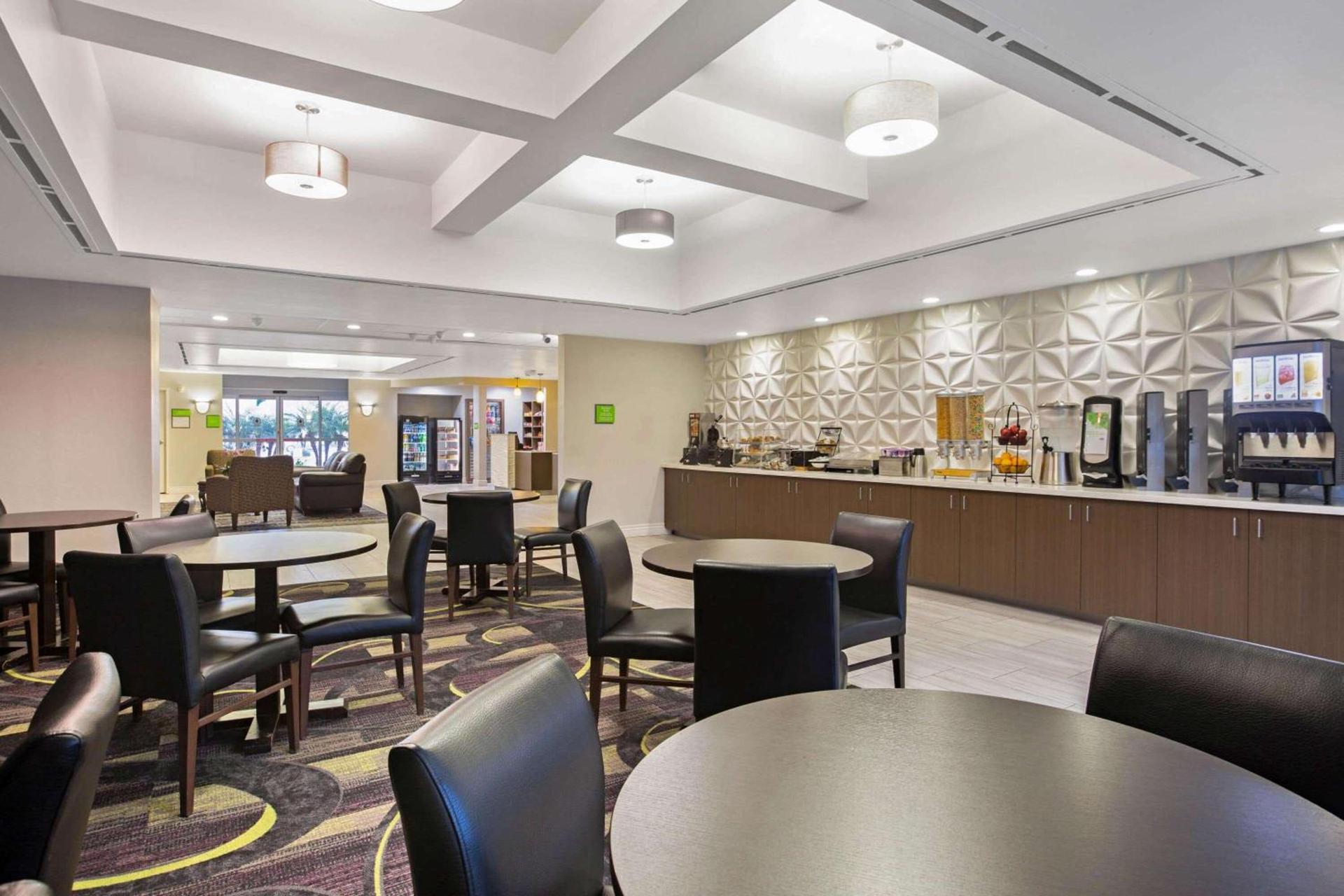 La Quinta by Wyndham Visalia/Sequoia Gateway photo 28